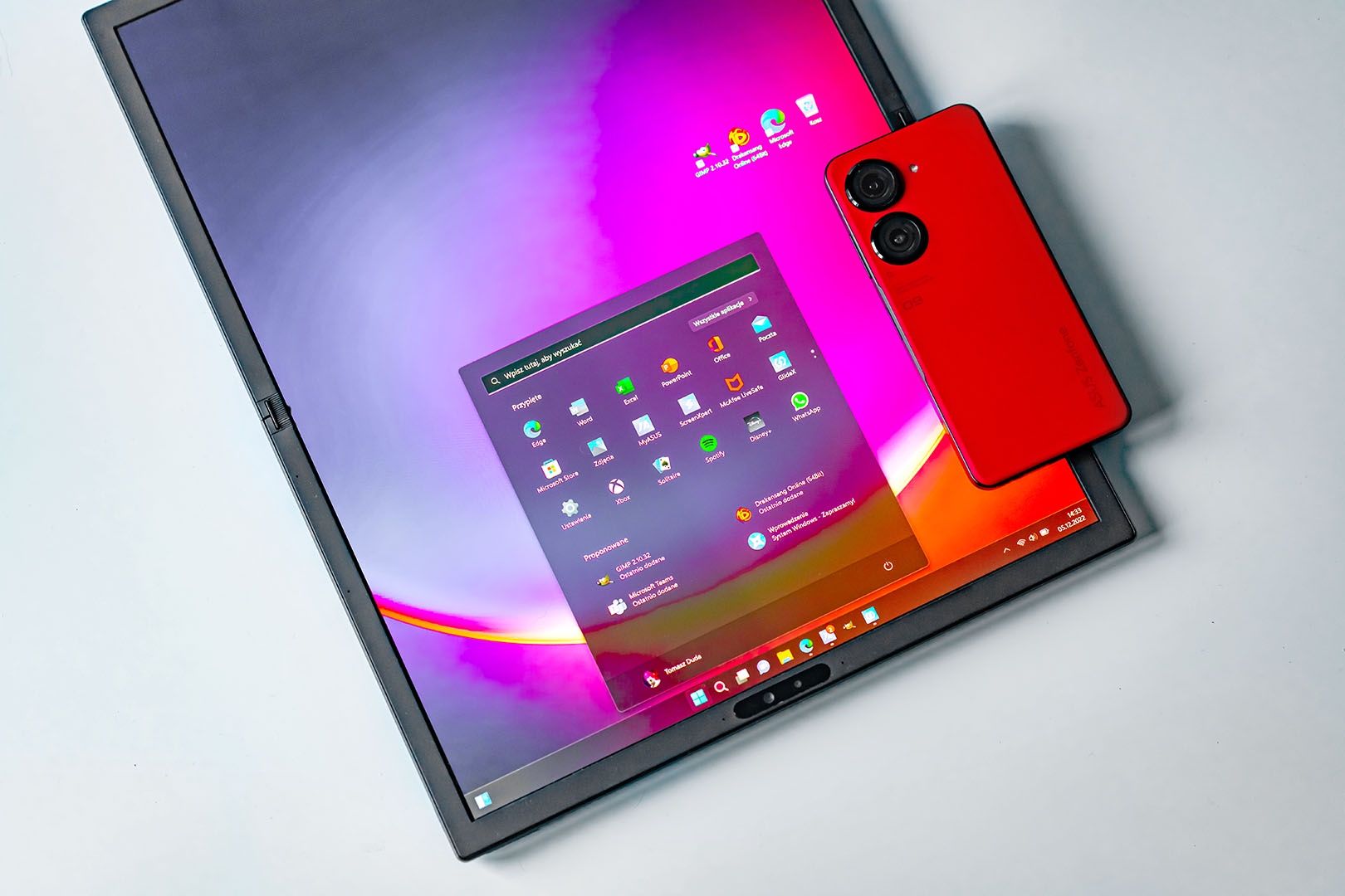 ASUS ZenBook 17 Fold OLED