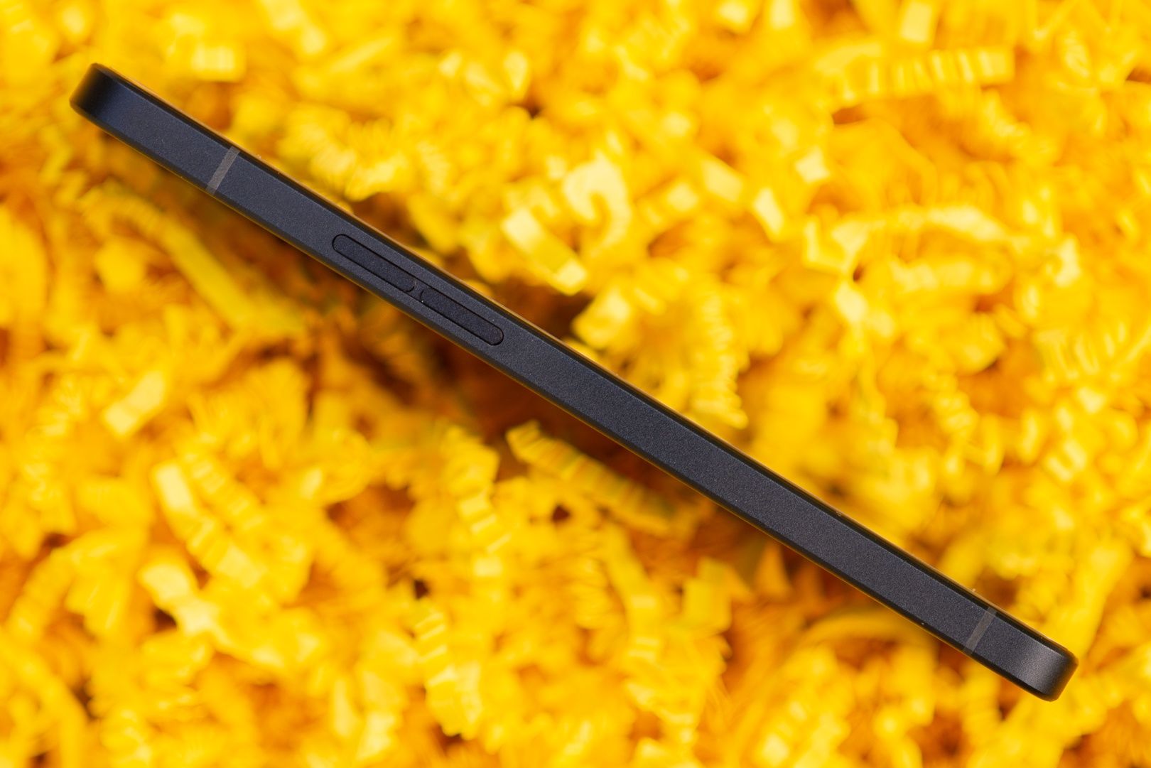 OPPO Reno6 5G bok przyciski głośność