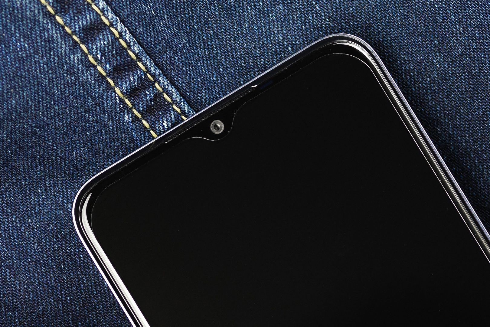 realme C35
