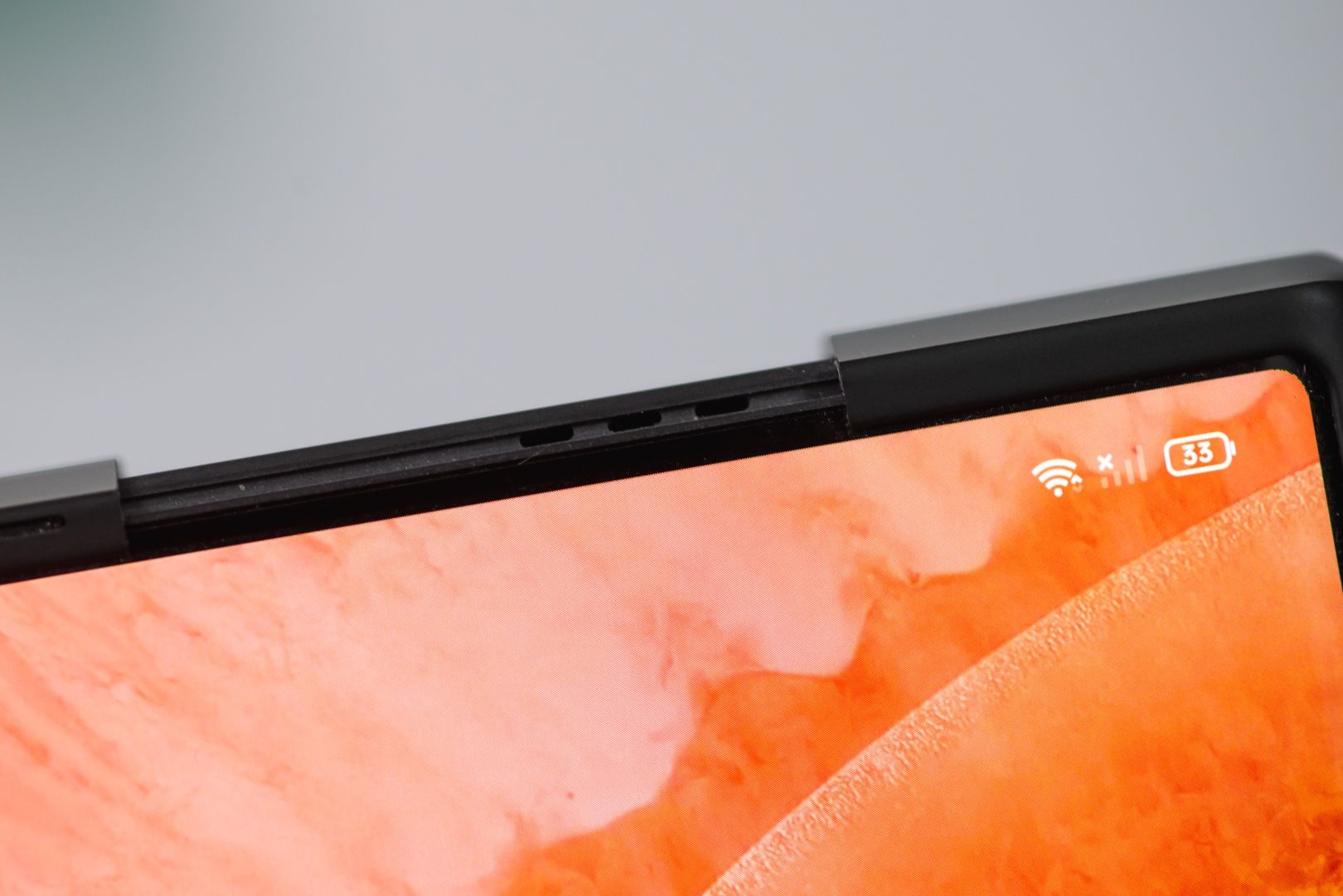 OPPO X 2021 ekran z bliska