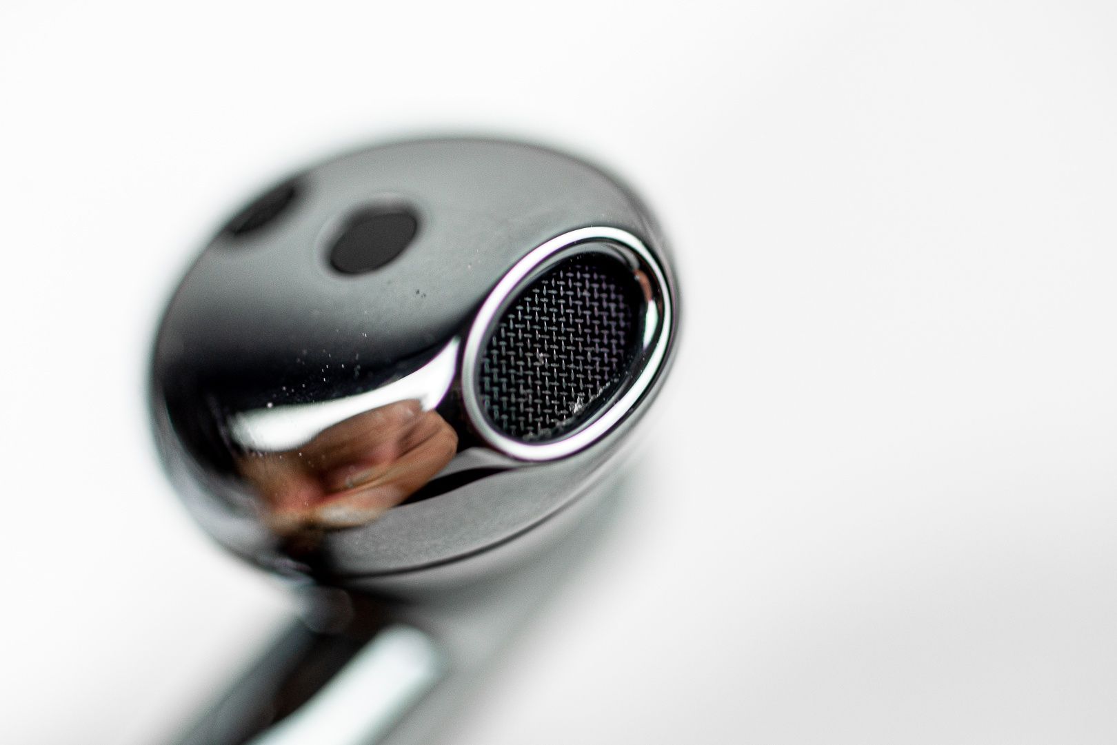 Huawei Freebuds 4 z bliska