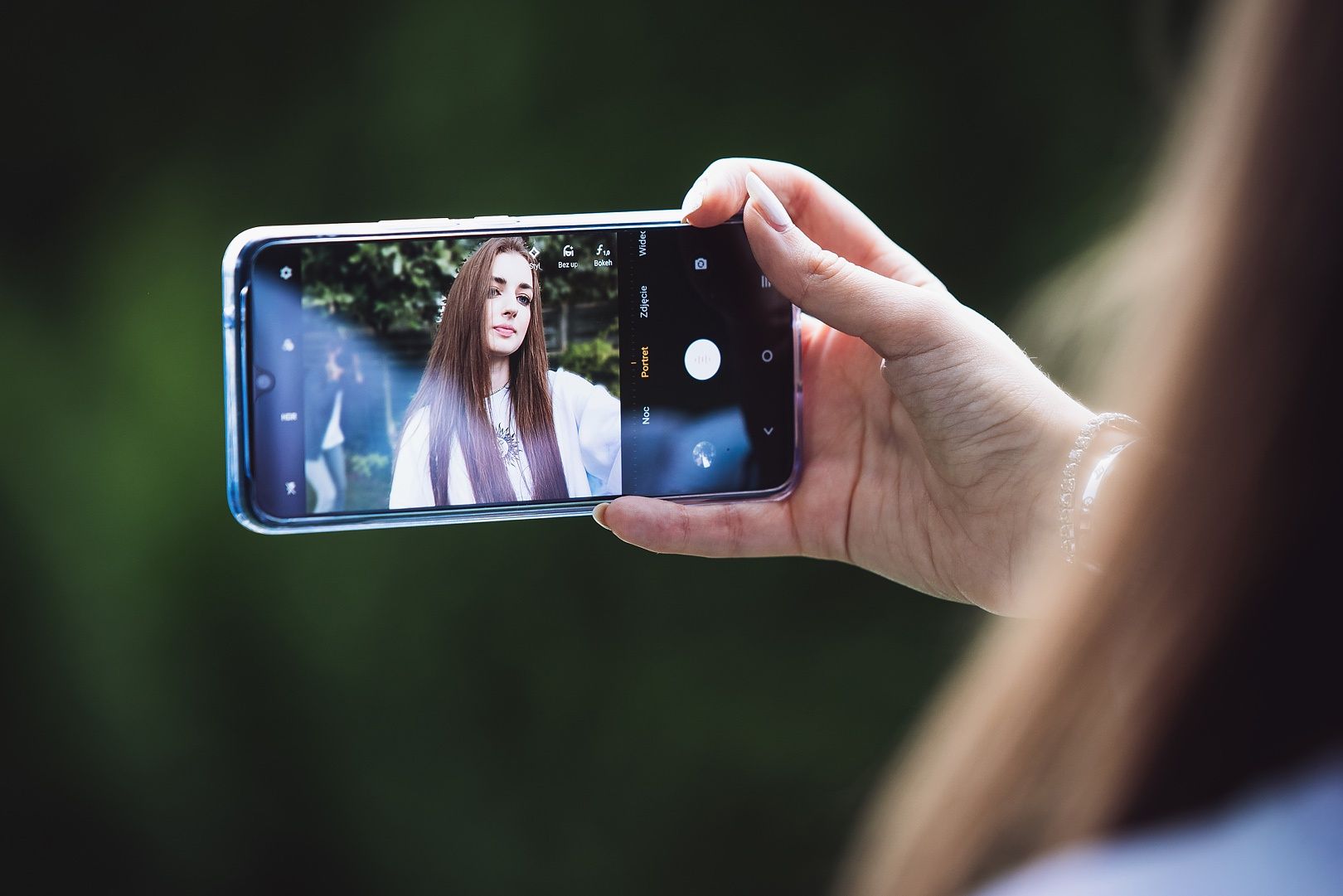 Fotografowanie selfie vivo V21 5G