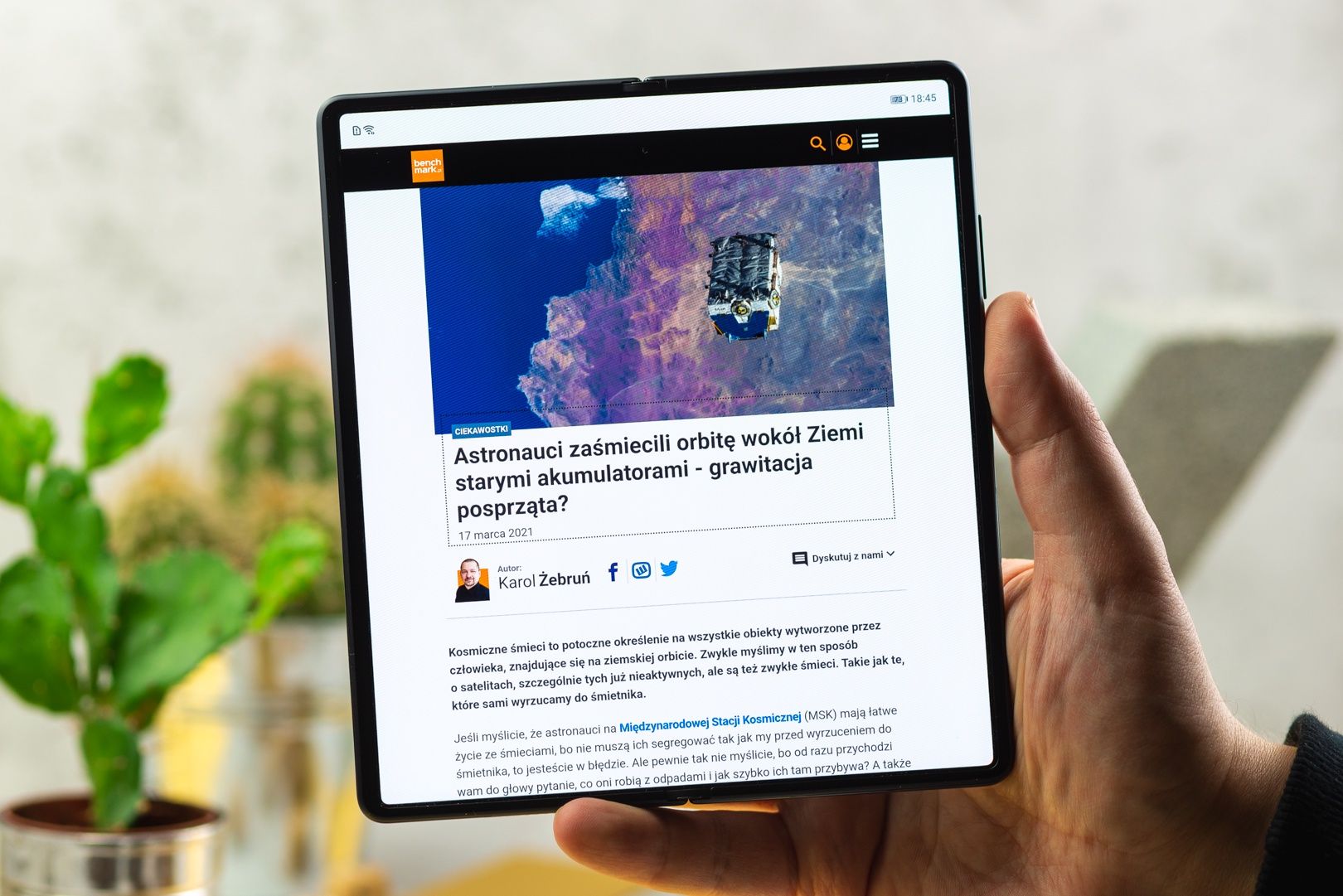 Huawei Mate X2 telefon rozłożony