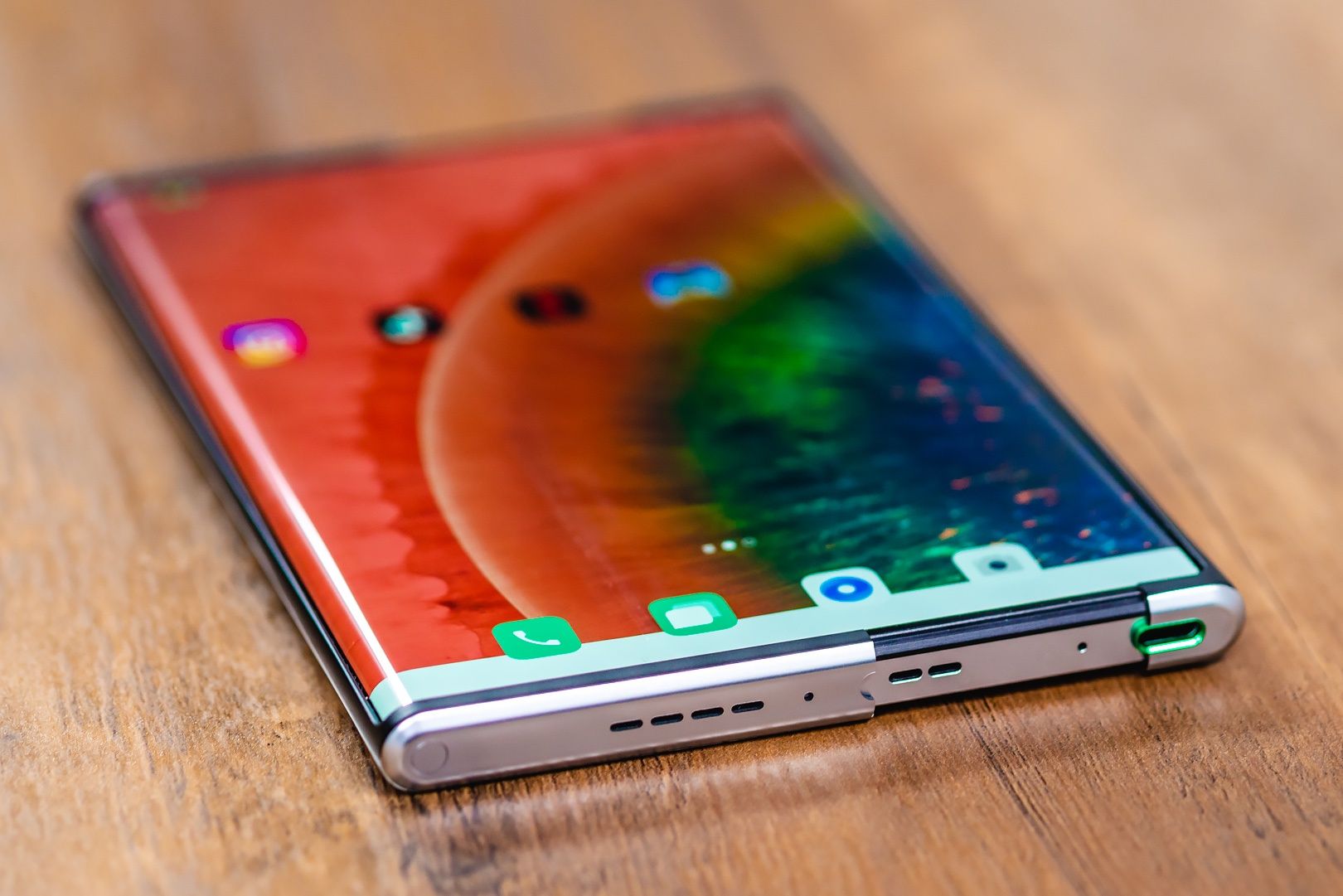 OPPO X 2021 bok