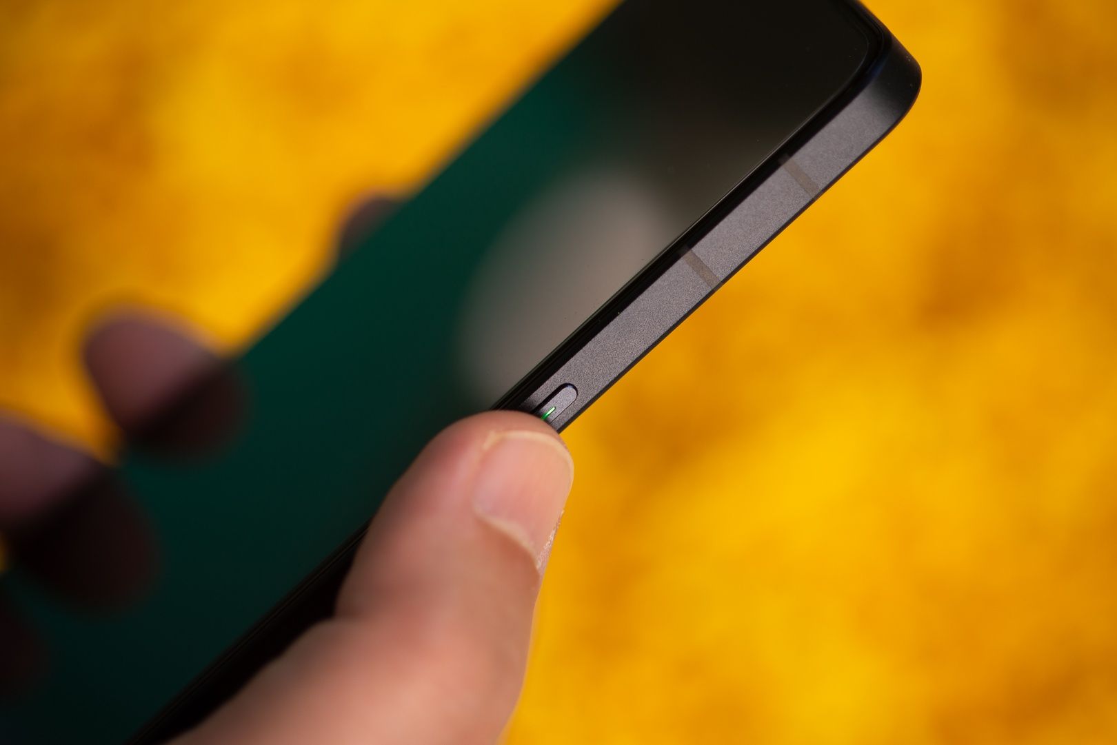 OPPO Reno6 5G dłoń