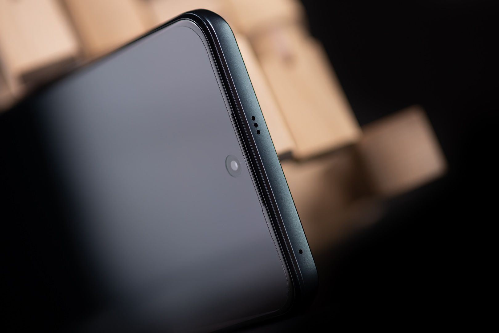 realme GT NEO 3 150W głośnik u góry
