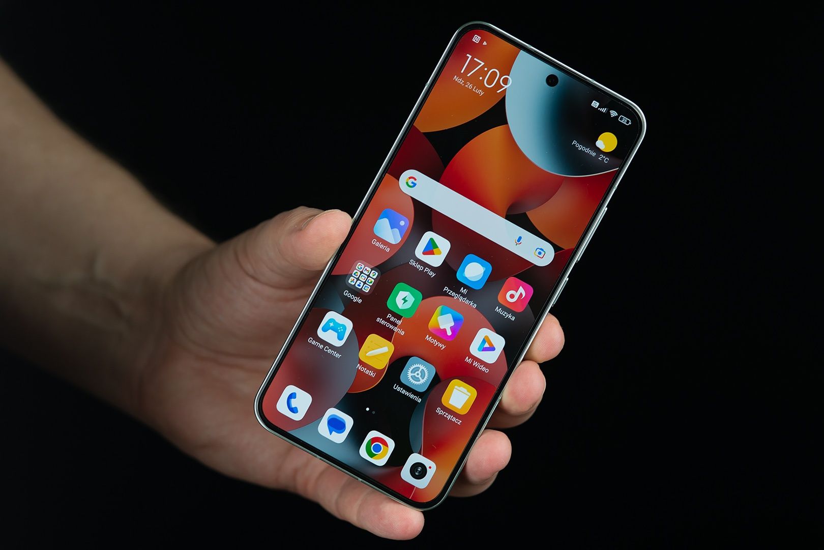 Xiaomi 13 ręka