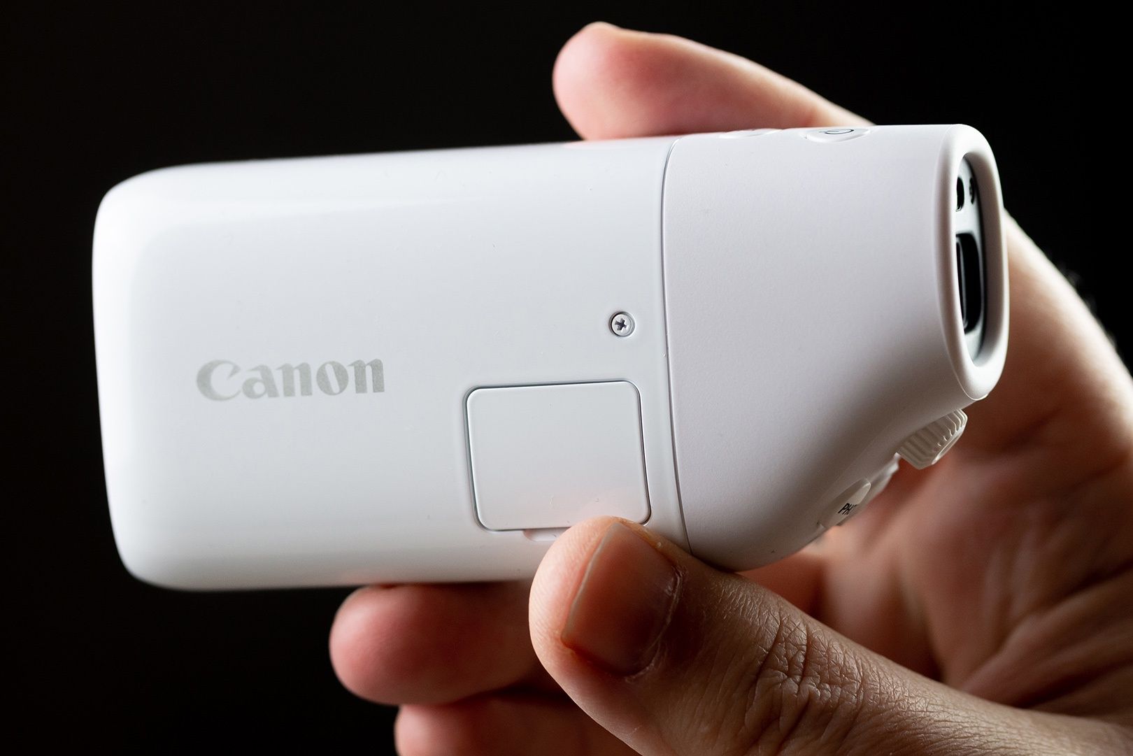 Canon Powershot Zoom dłoń
