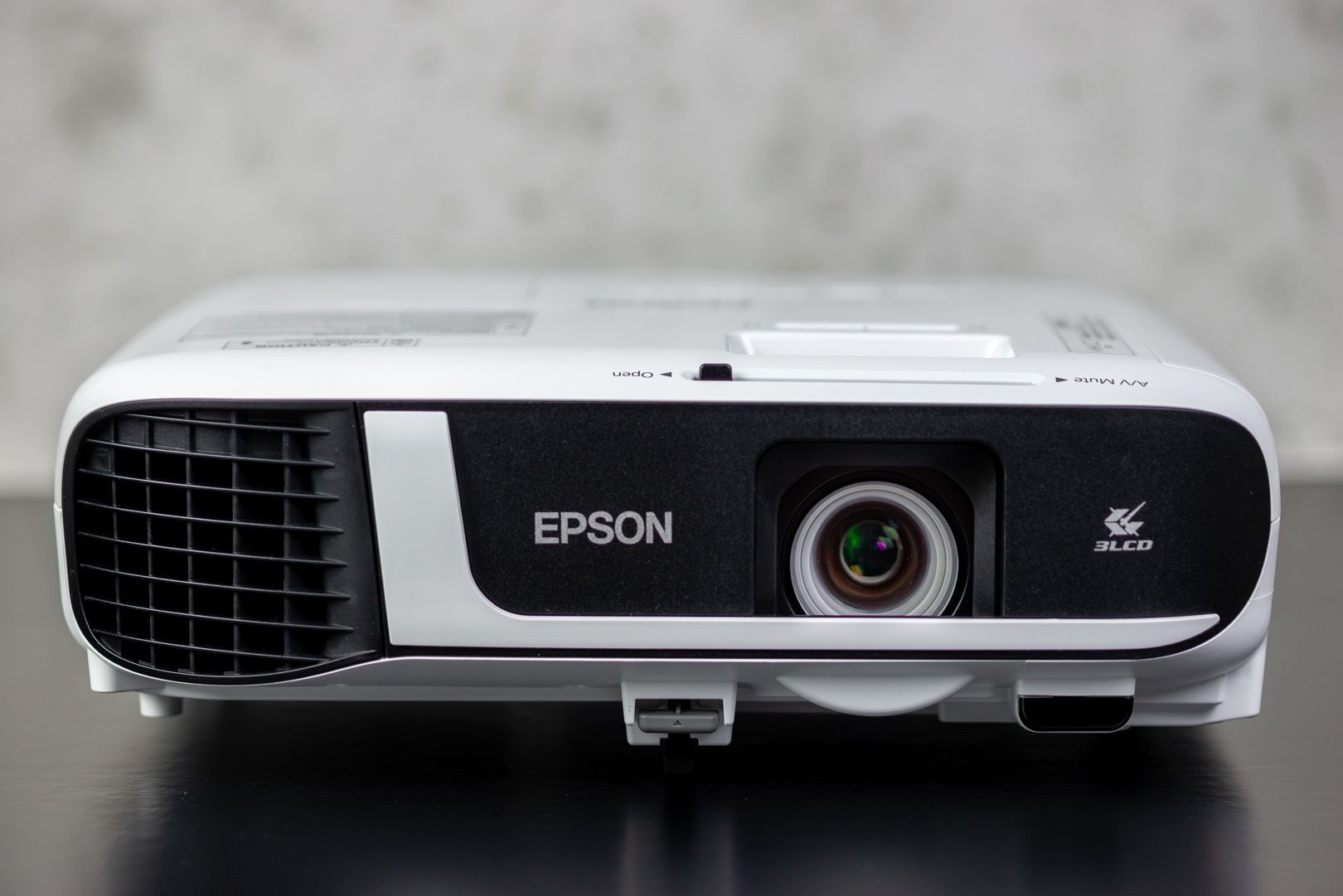 Epson EB-FH52 przód