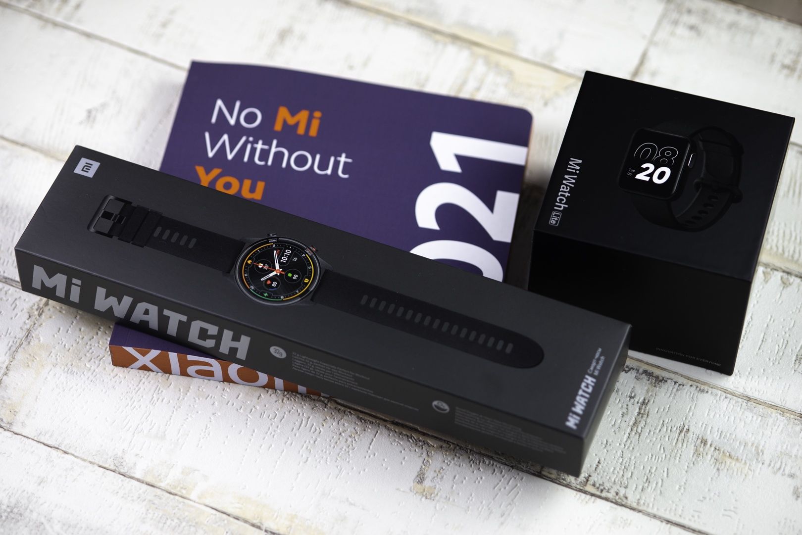 Xiaomi Mi Watch i Lite pudełka
