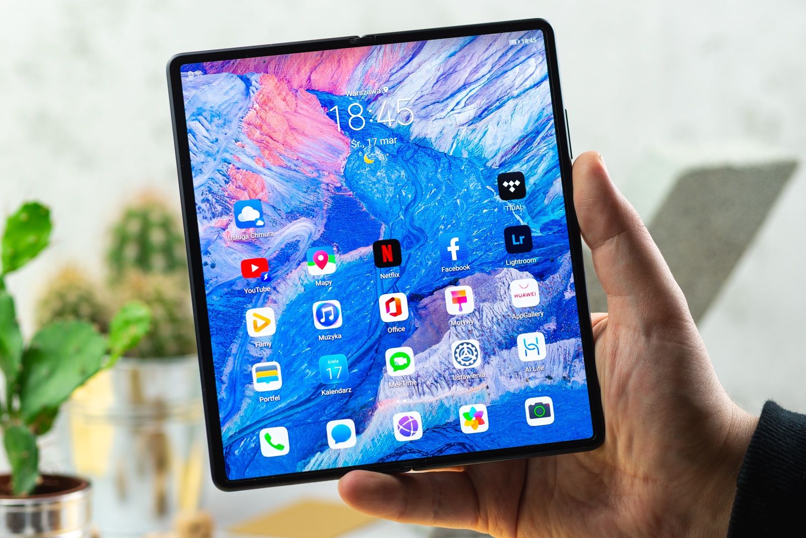 Huawei Mate X2 dłoń
