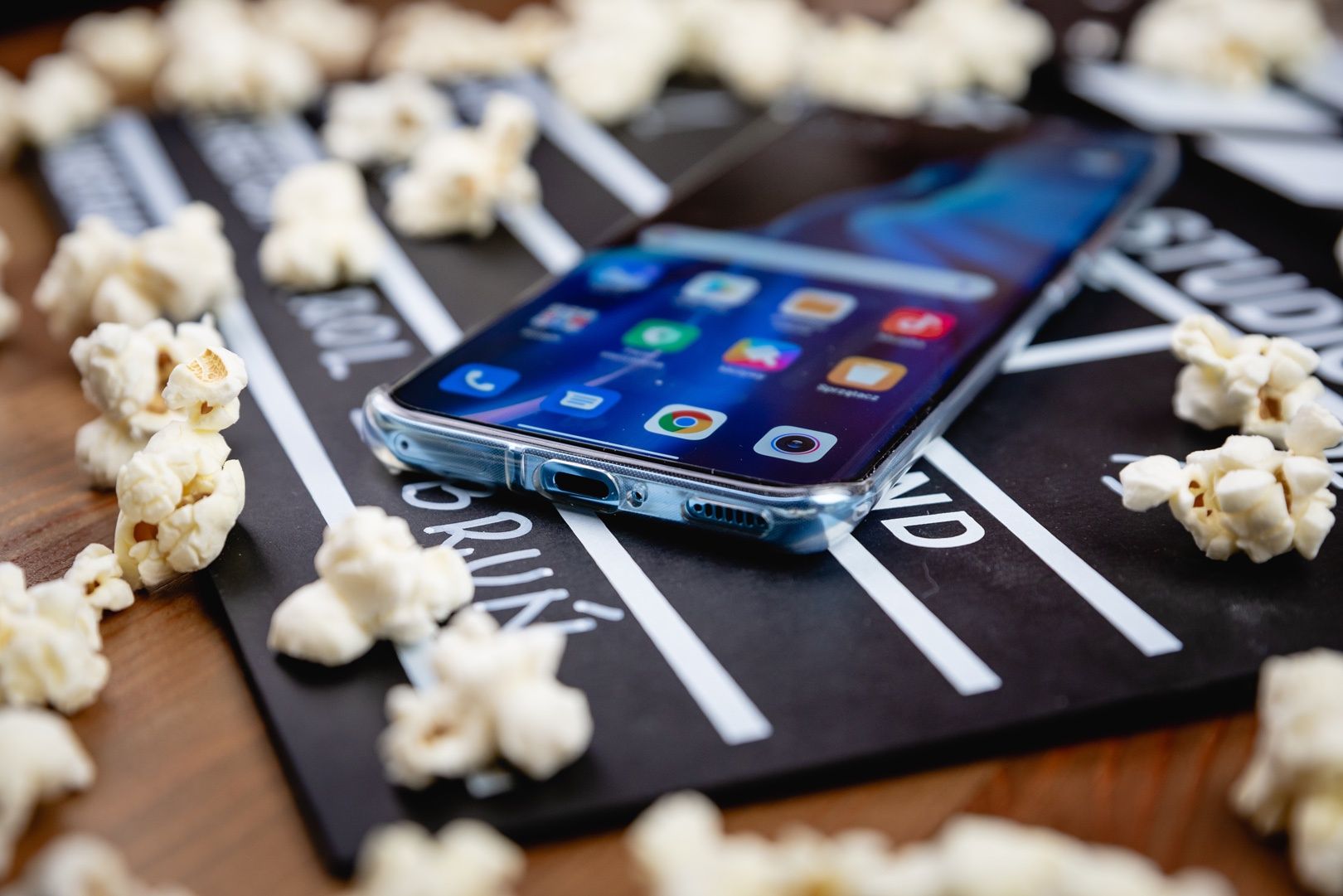 Xiaomi Mi 11 dolna krawędź w osłonie