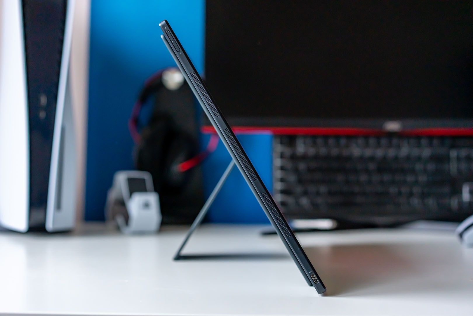 ASUS ZenBook 17 Fold OLED