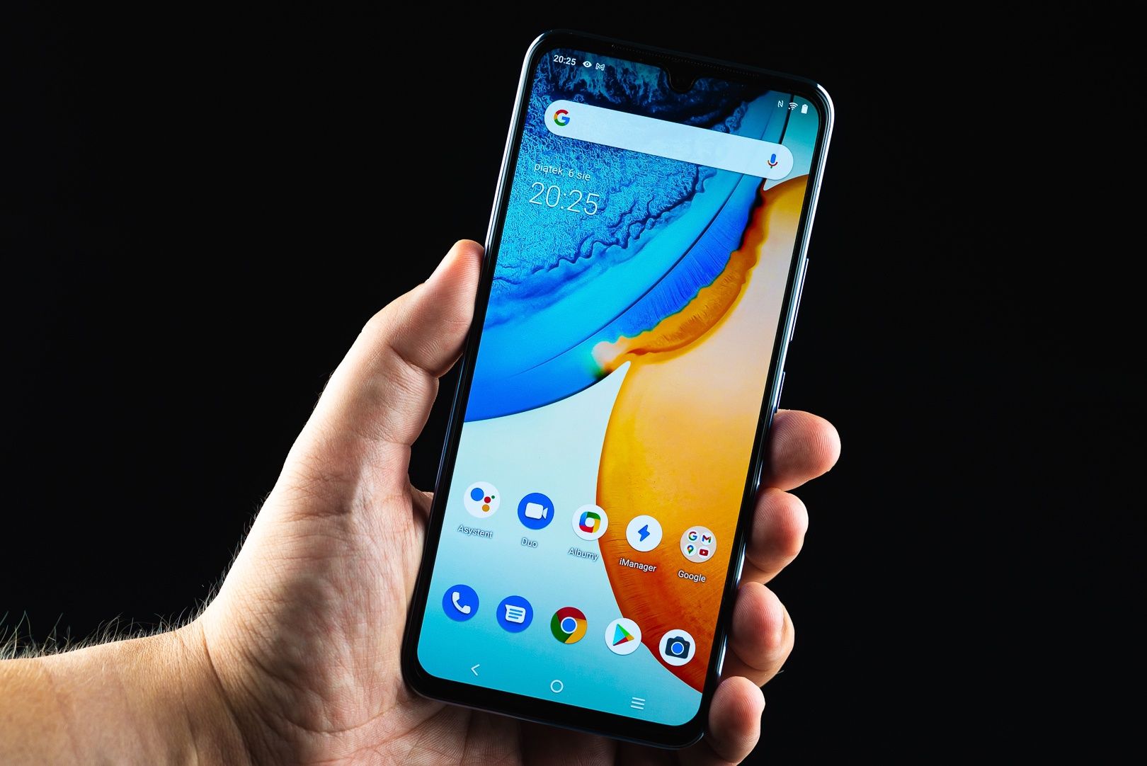 vivo V21 5G dłoń