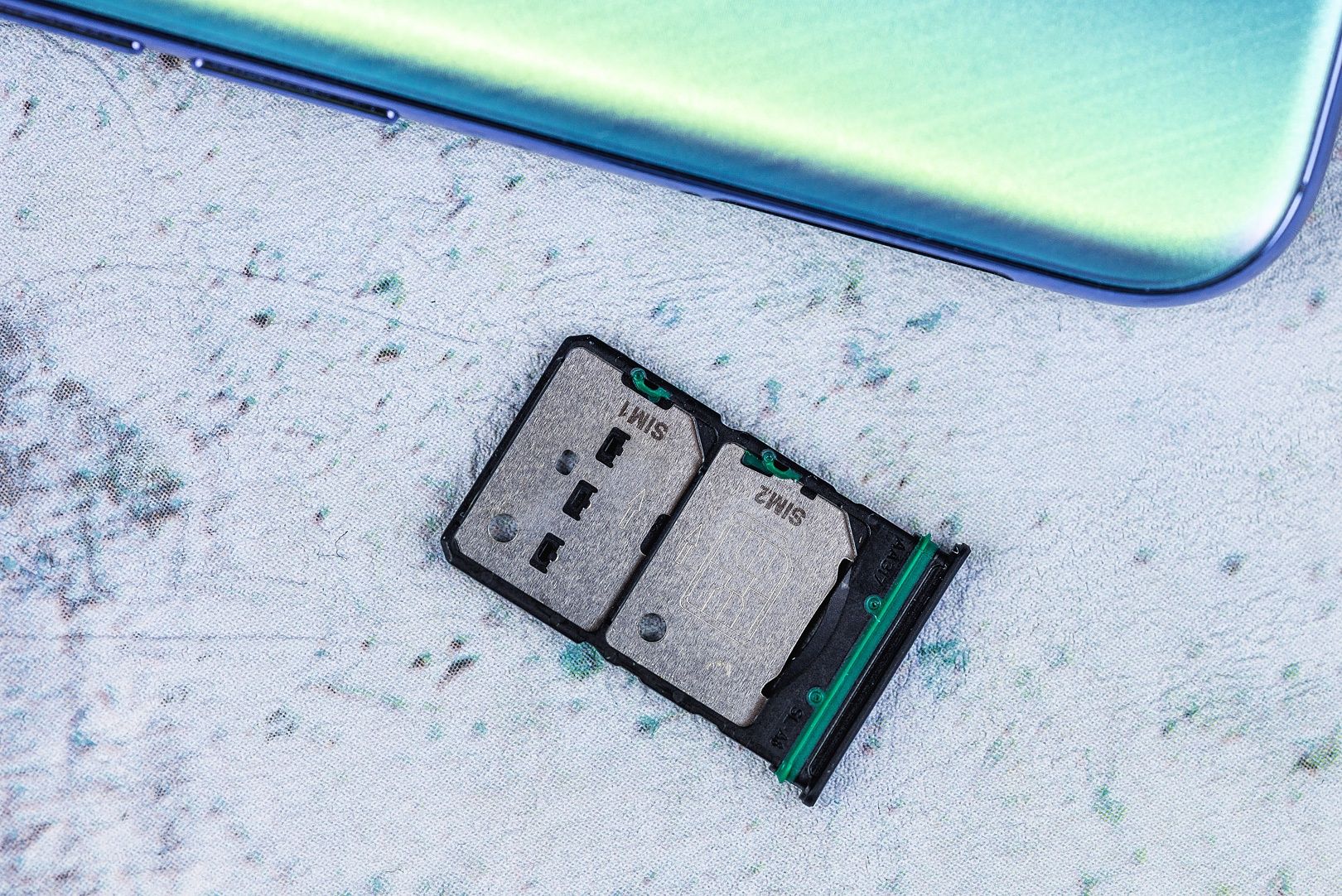 OPPO Reno7 5G tacka SIM