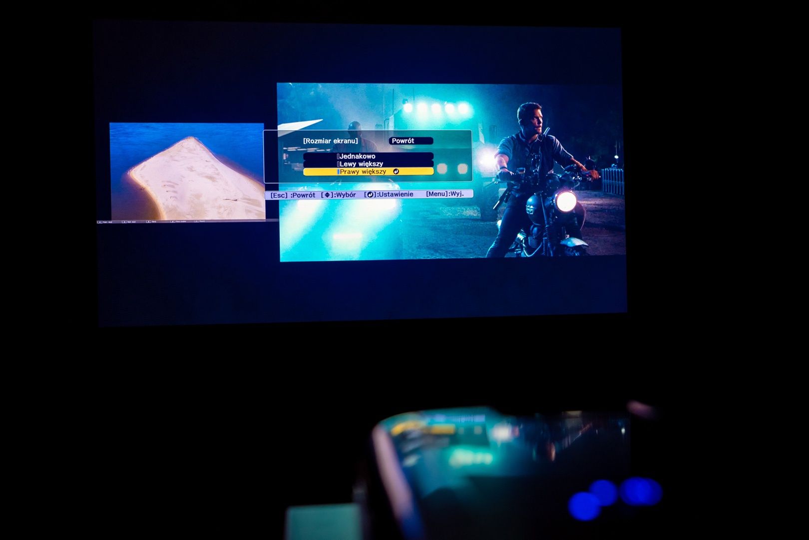 Epson EB-FH52 split screen