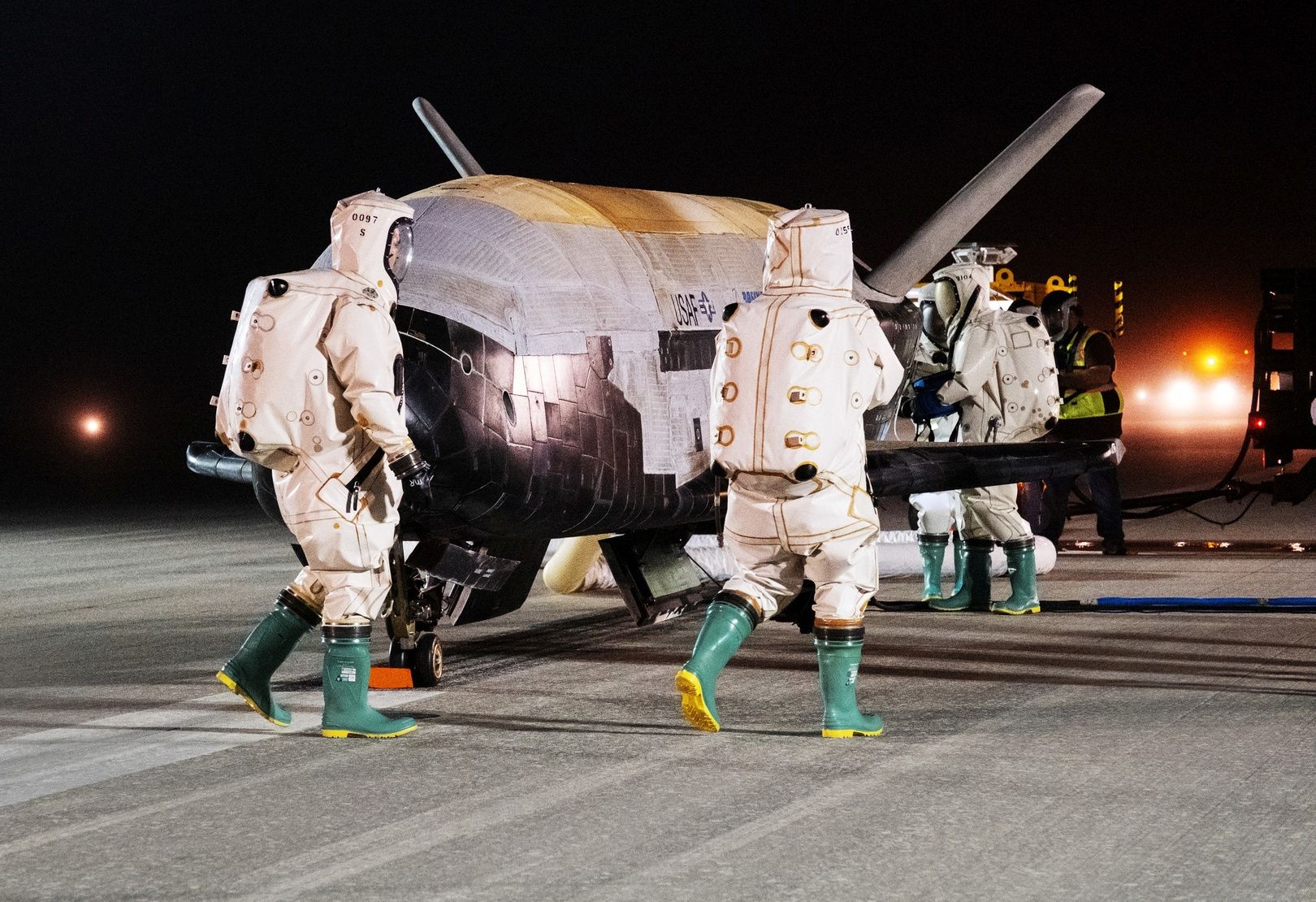 Powrót z misji numer 6 Boeing X-37B