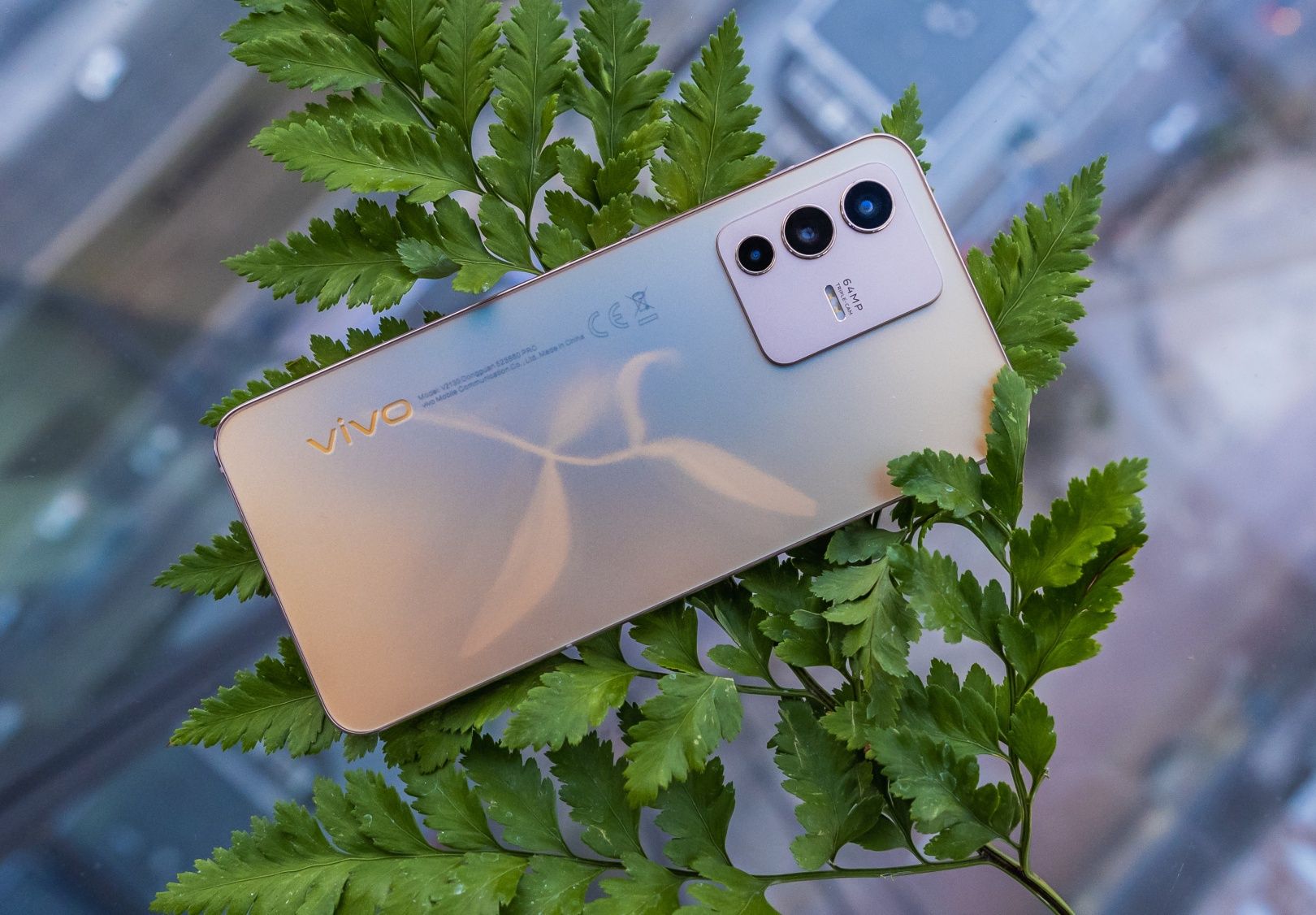 vivo V23 5G reakcja na światło