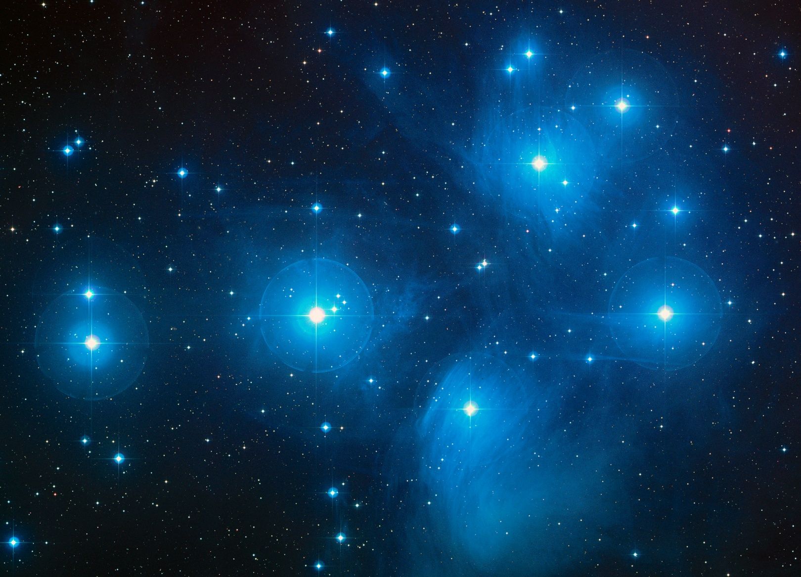 Plejady z teleskopu Hubble