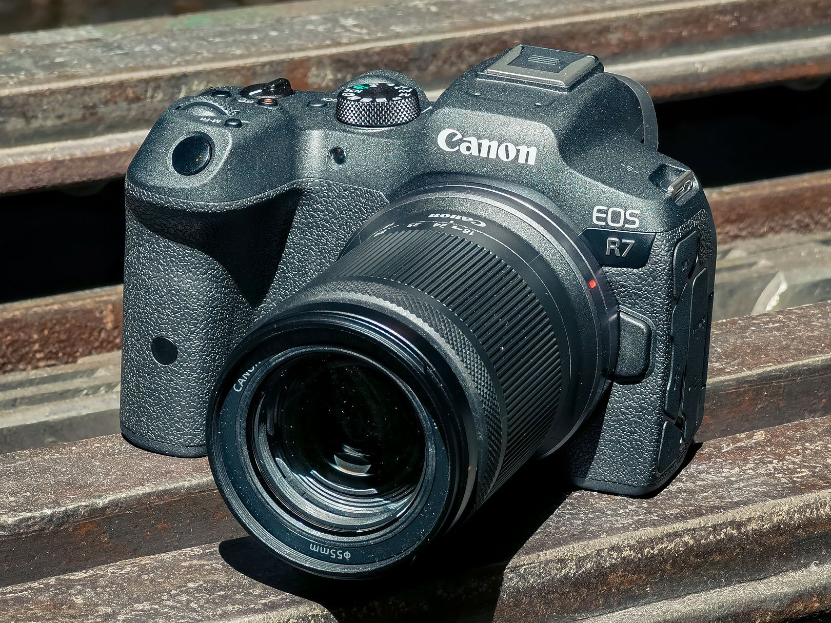 Canon EOS R7