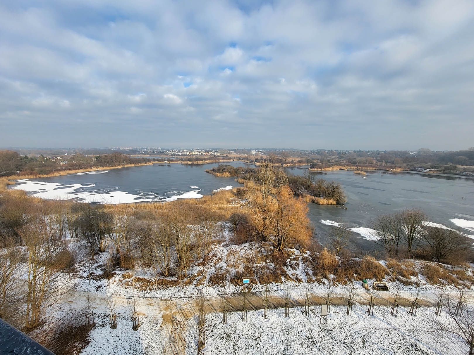 aparat tylny, ultraszerokokątny