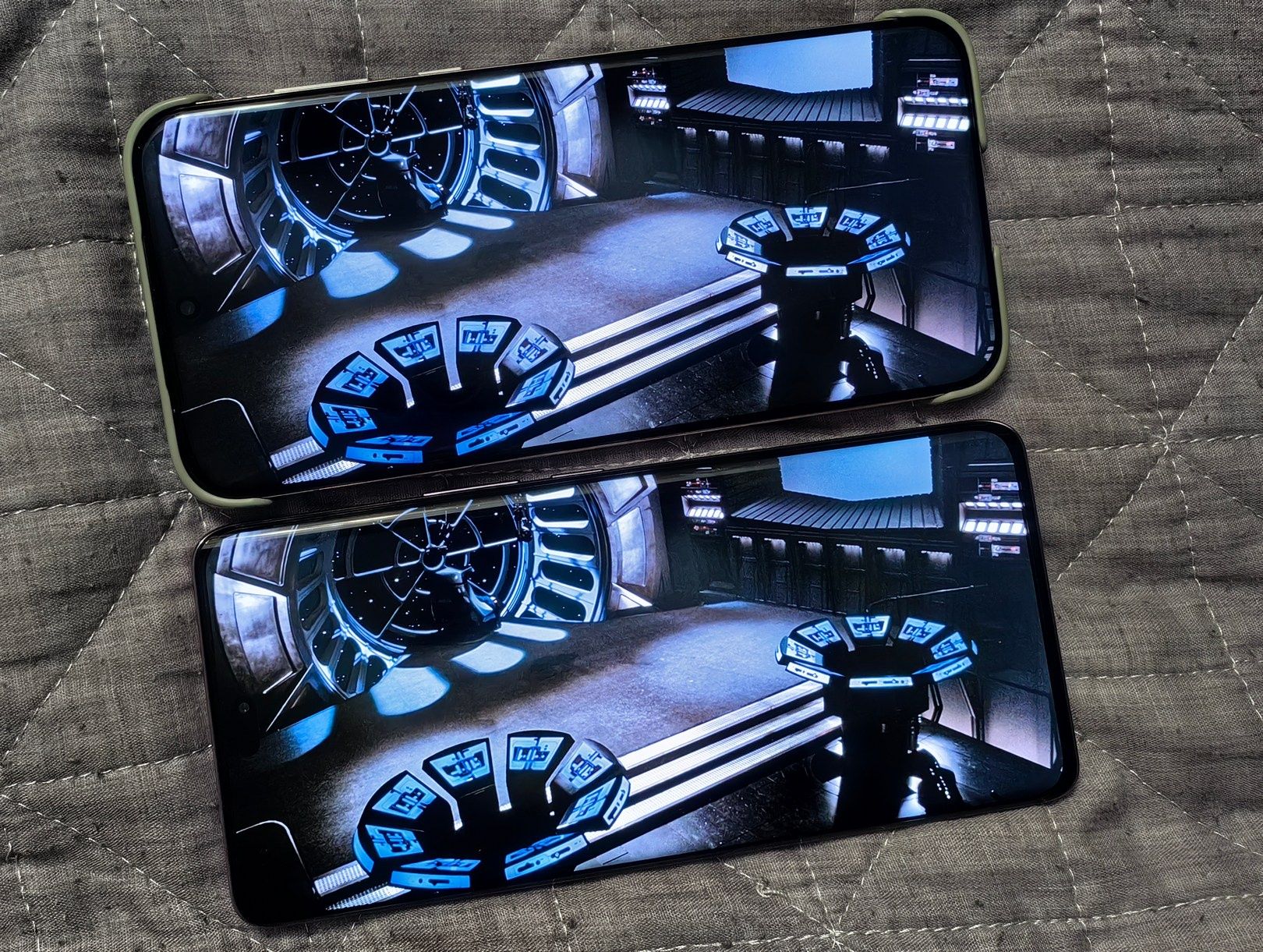 Porównanie film na dwóch smartfonach