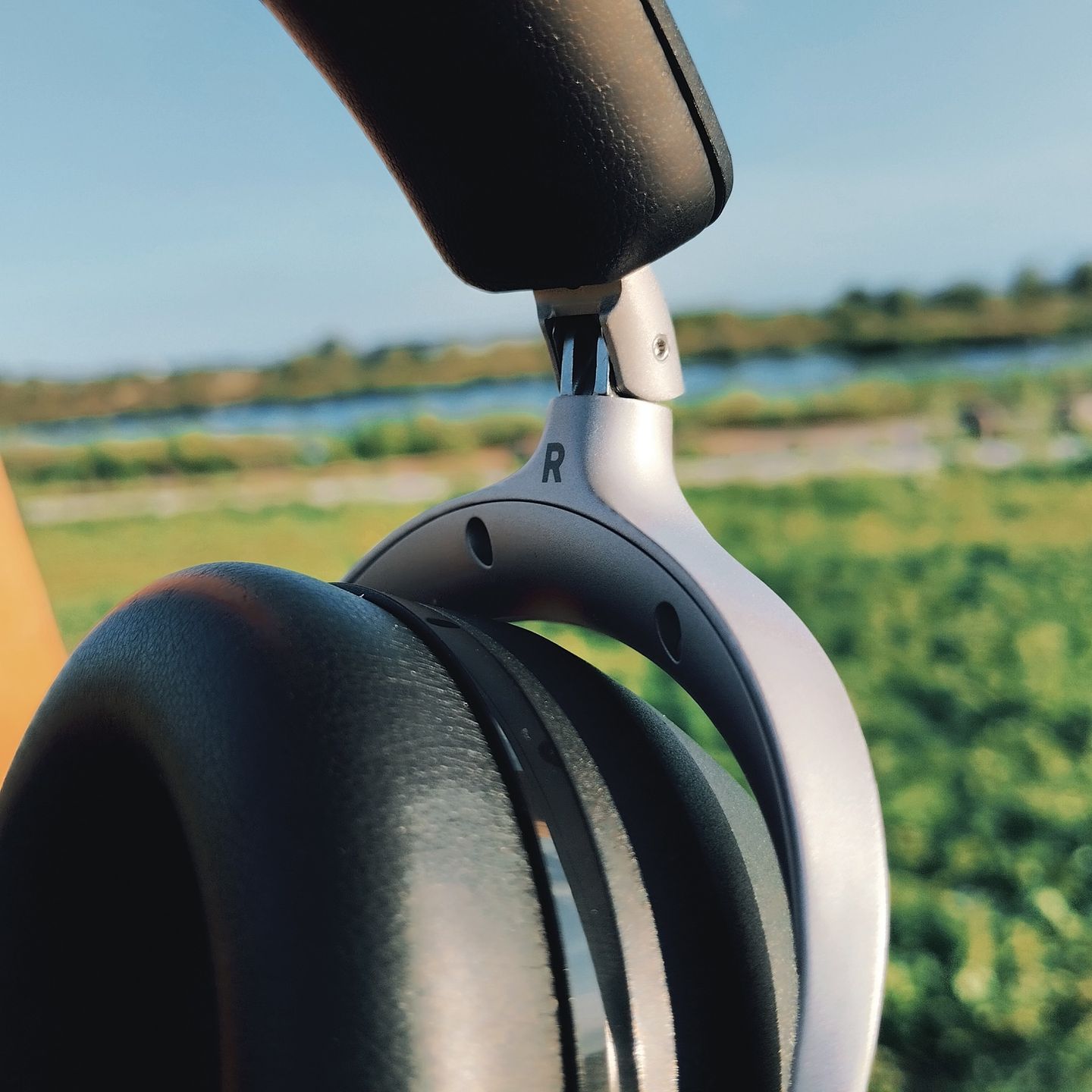 Beyerdynamic Aventho 300
