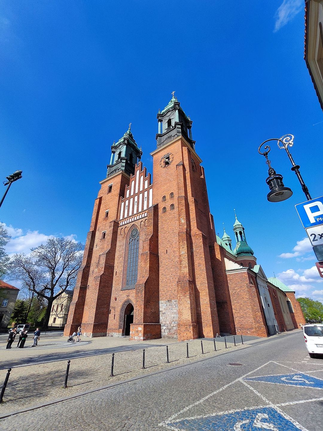 aparat tylny, ultraszerokokątny