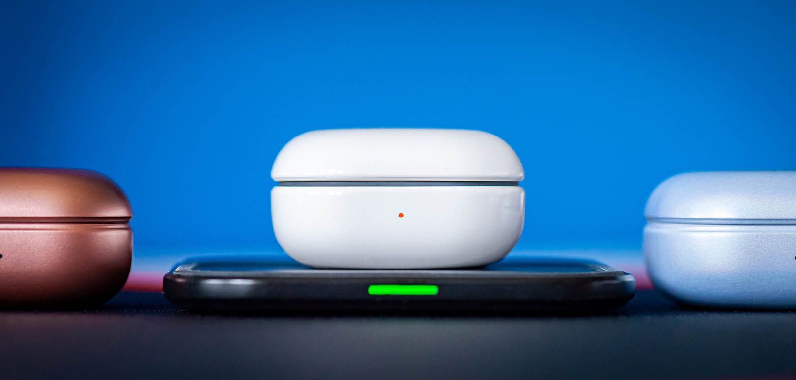 Galaxy Buds 2 ładowanie bezprzewodowe Qi