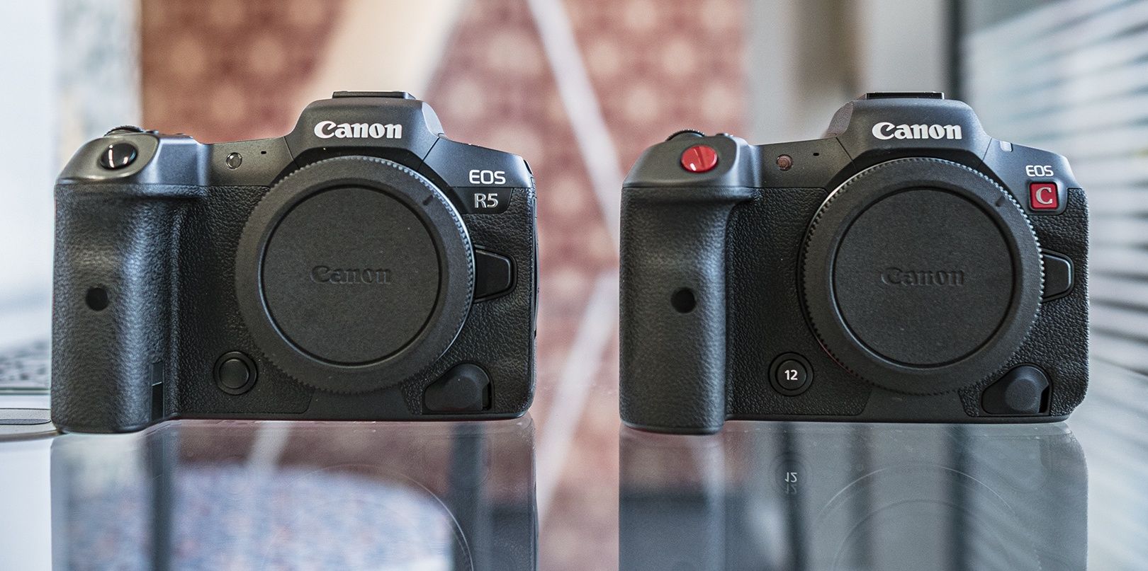 Canon EOS R5 i R5 C widok przód