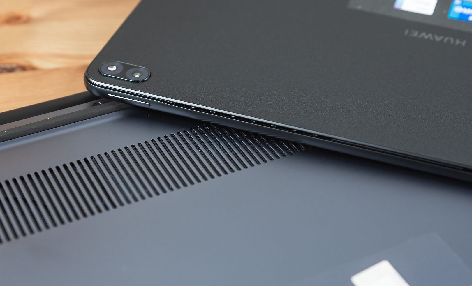 Huawei Matebook 16 i Matebook E wentylacja