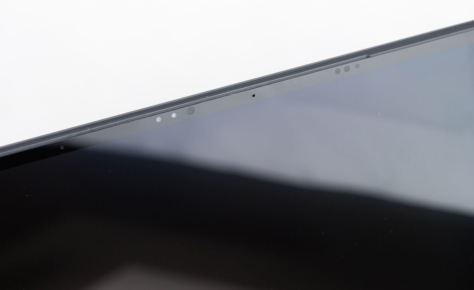 ASUS Zenbook Pro 14 Duo OLED kamera