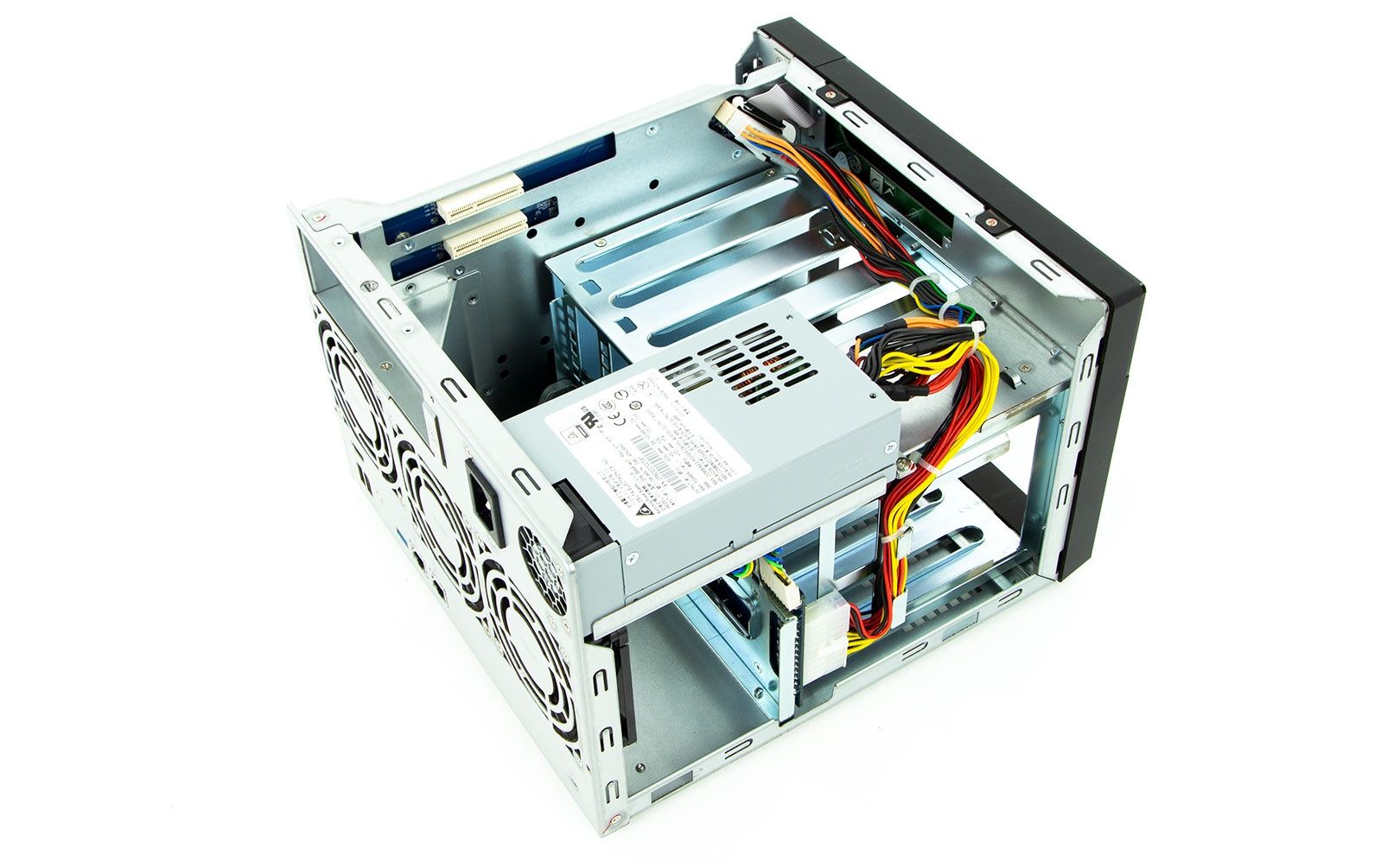 QNAP TVS-675 8GB - otwarty od góry