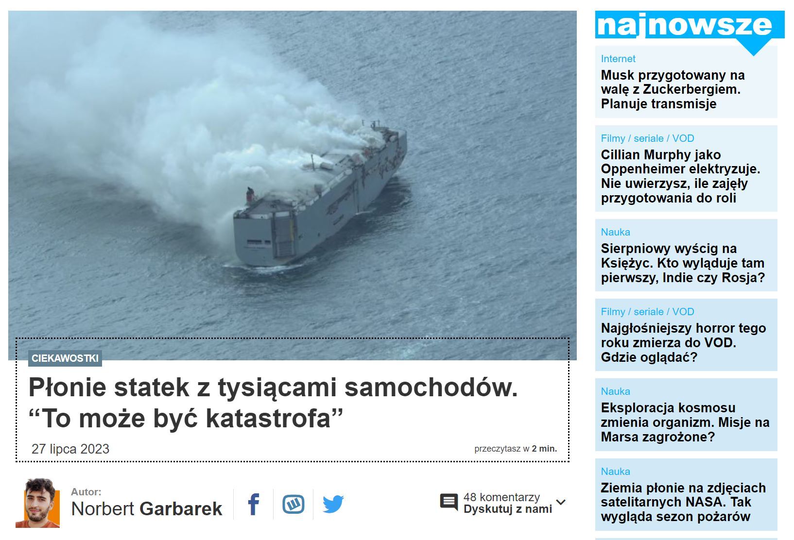 Płonący statek z samochodami