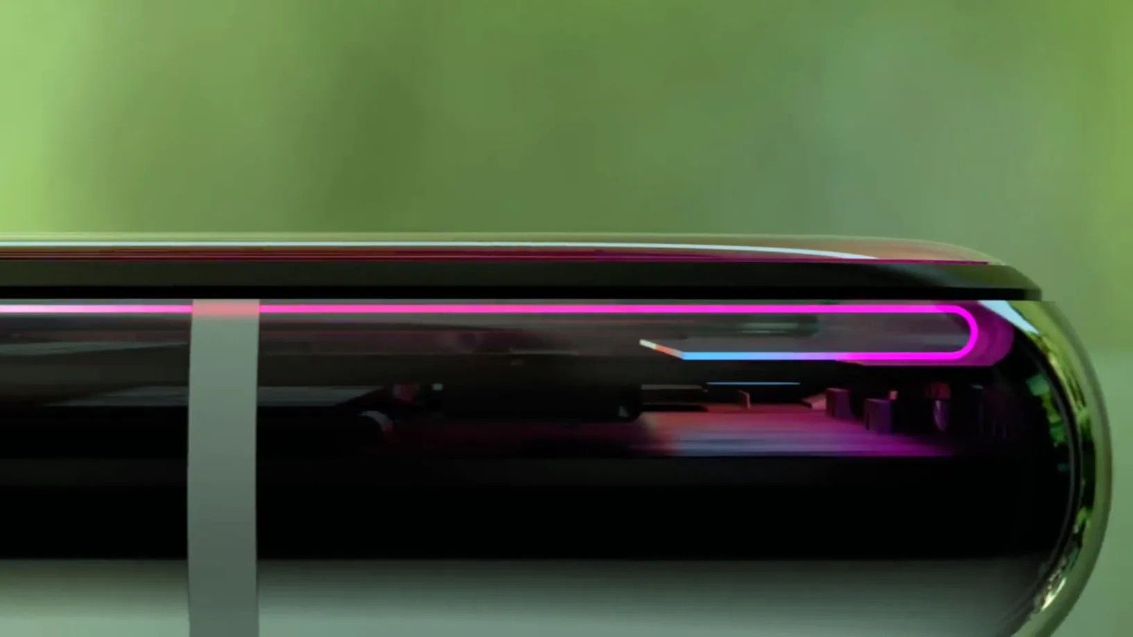iPhone X ma zwinięty ekran