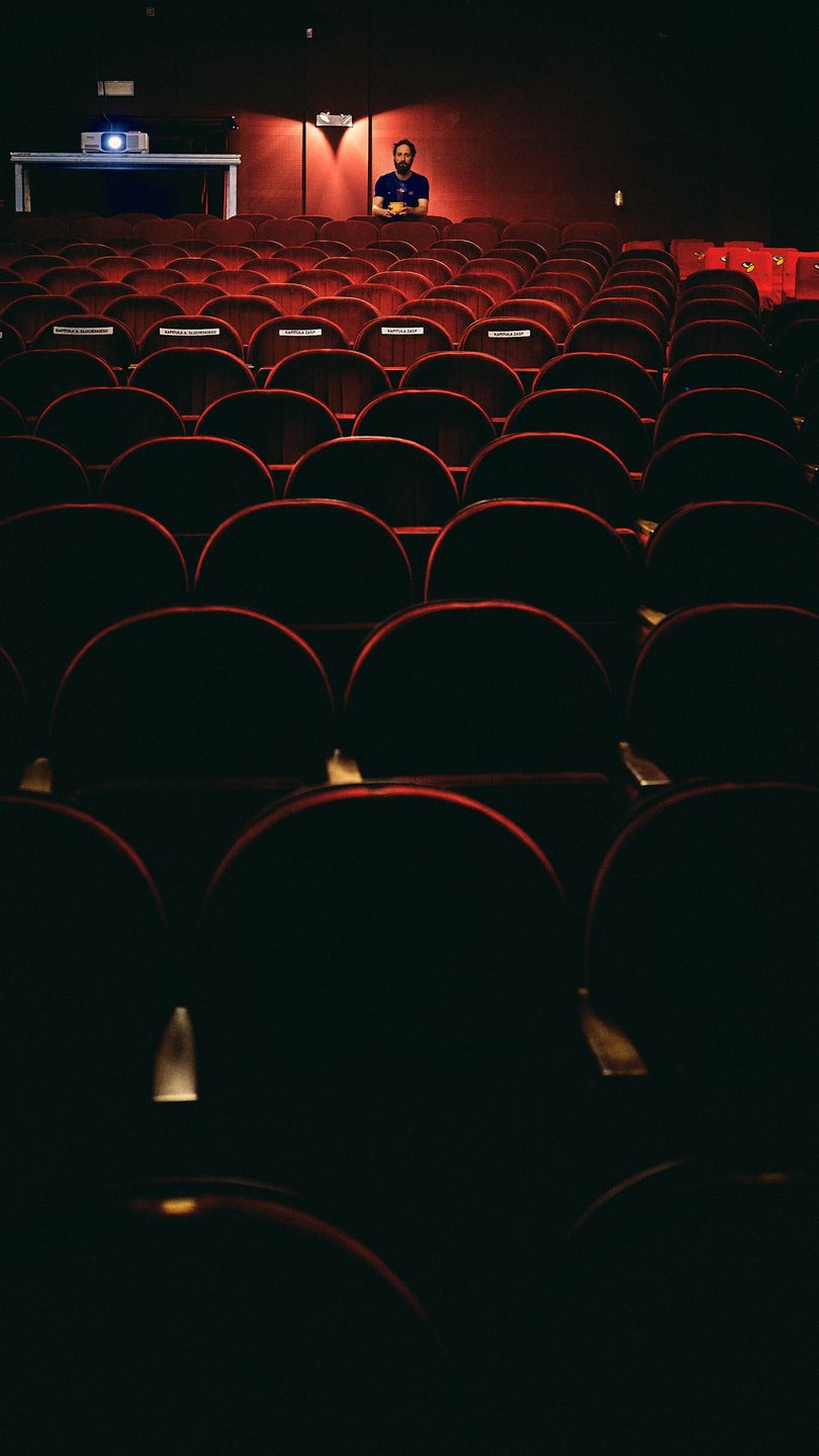 Krystian Durman na scenie Teatru Baj Pomorski