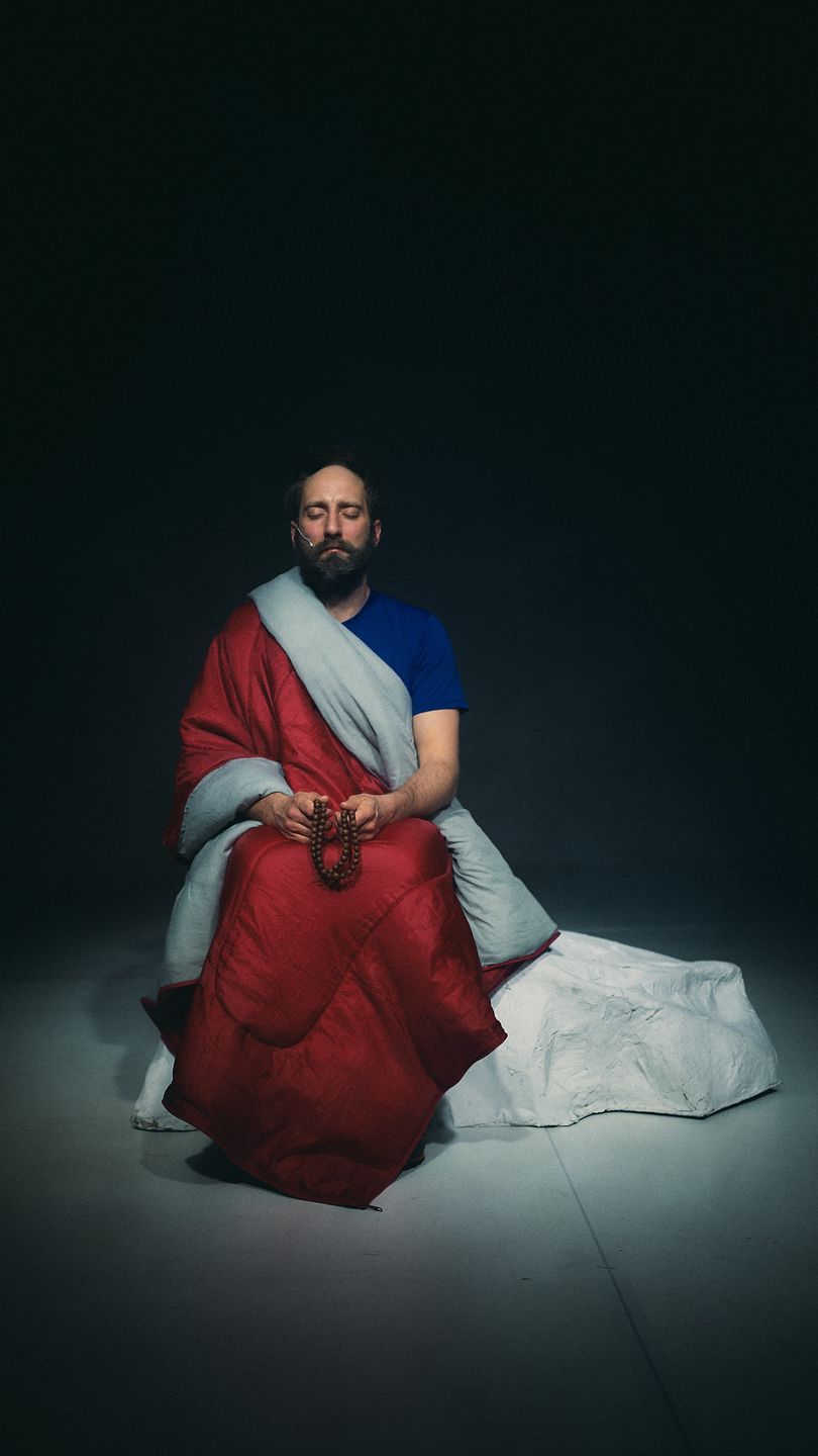 Krystian Durman na scenie Teatru Baj Pomorski