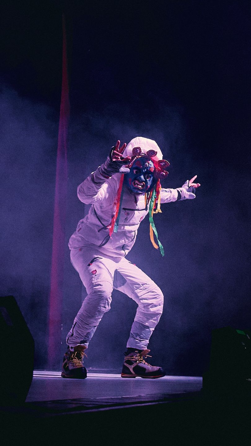 Krystian Durman na scenie Teatru Baj Pomorski