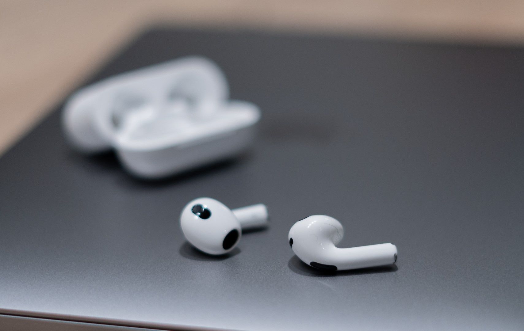 AirPods 3 MacBook