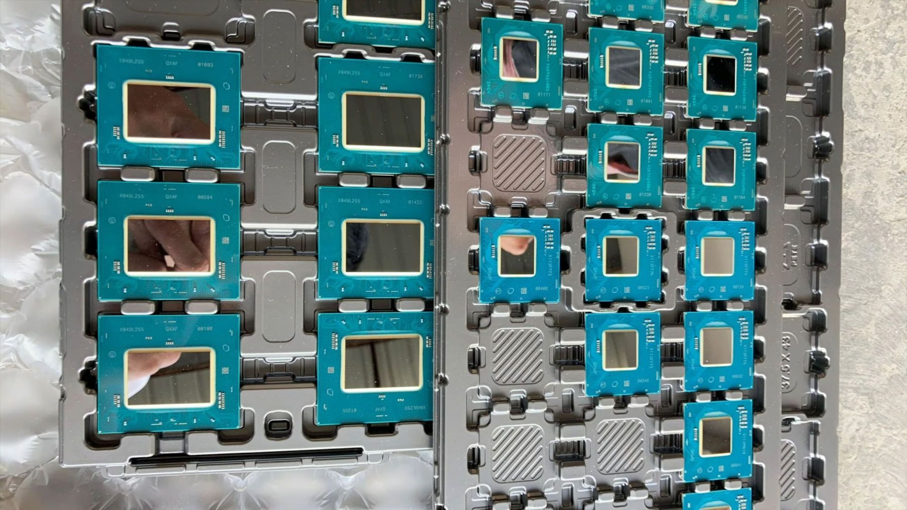 Intel Arc - zdjęcia układów graficznych DG2 Alchemist