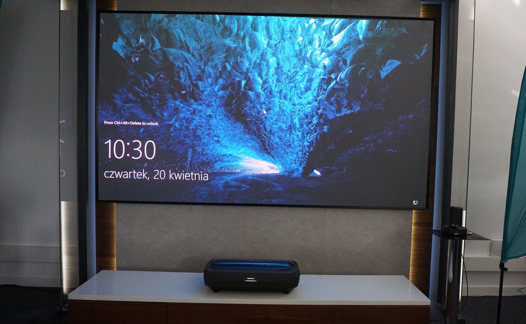 Hisense Laser TV 4K 120L9H - windows