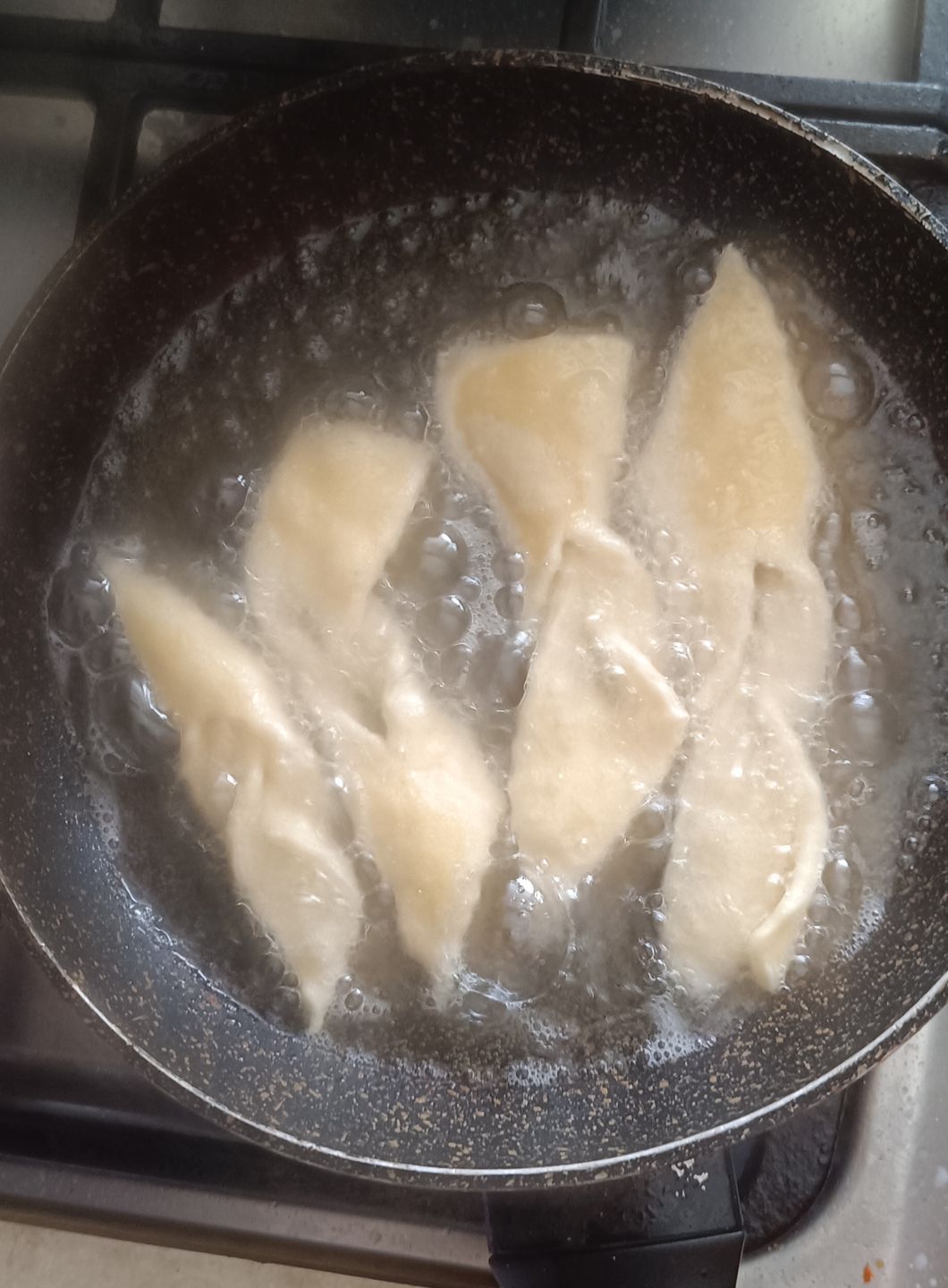 Faworki przygotowane przez KGW Turzynki