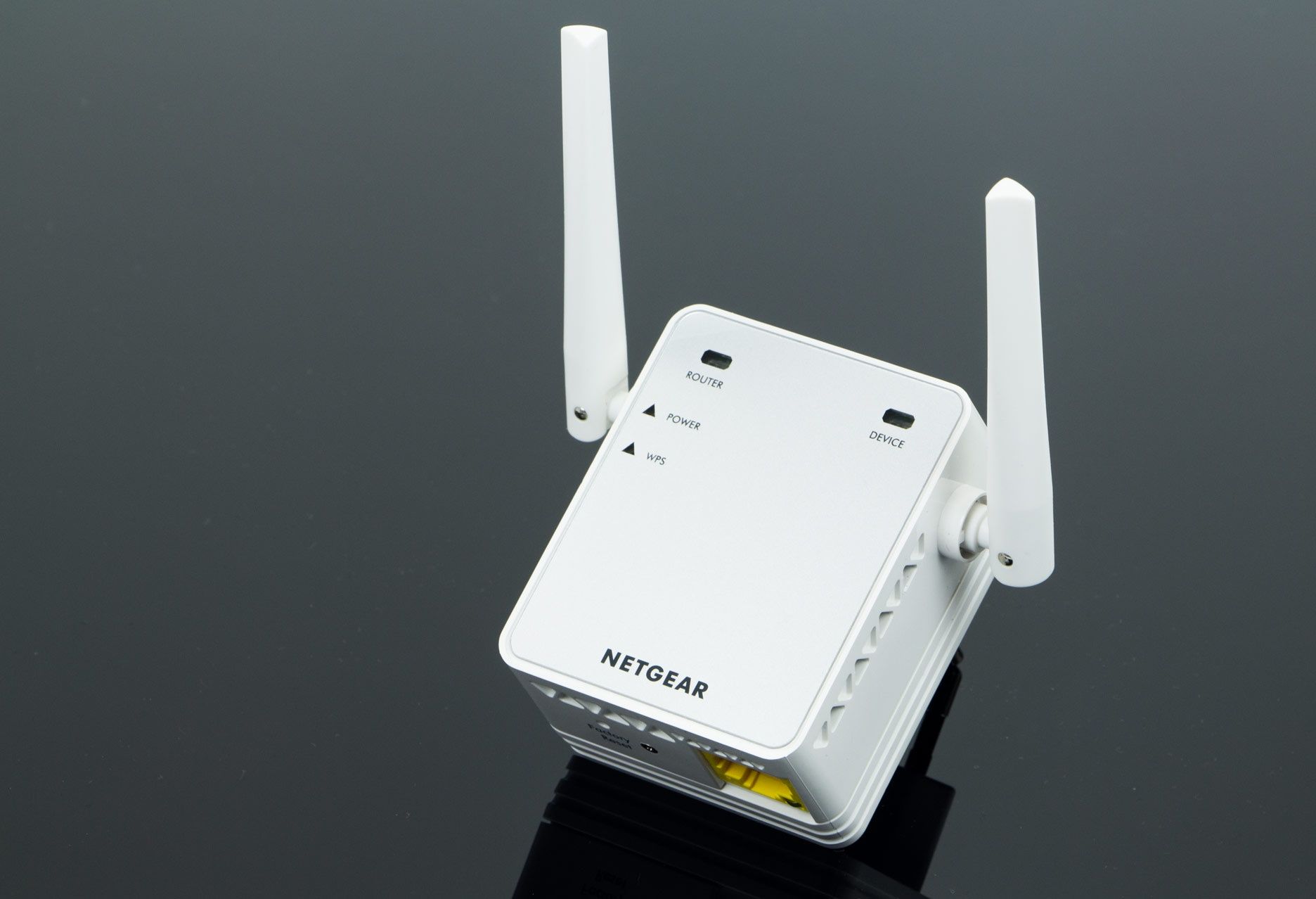 Netgear EX2700
