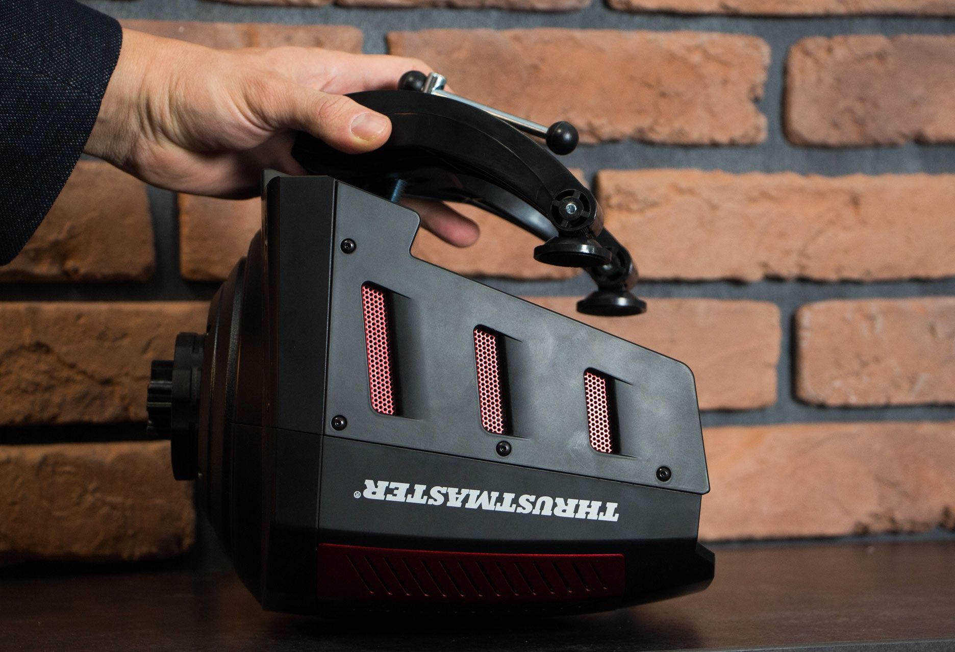 Thrustmaster TS-XW Racer Sparco P310 Competition Mod - masywny uchwyt do stołu