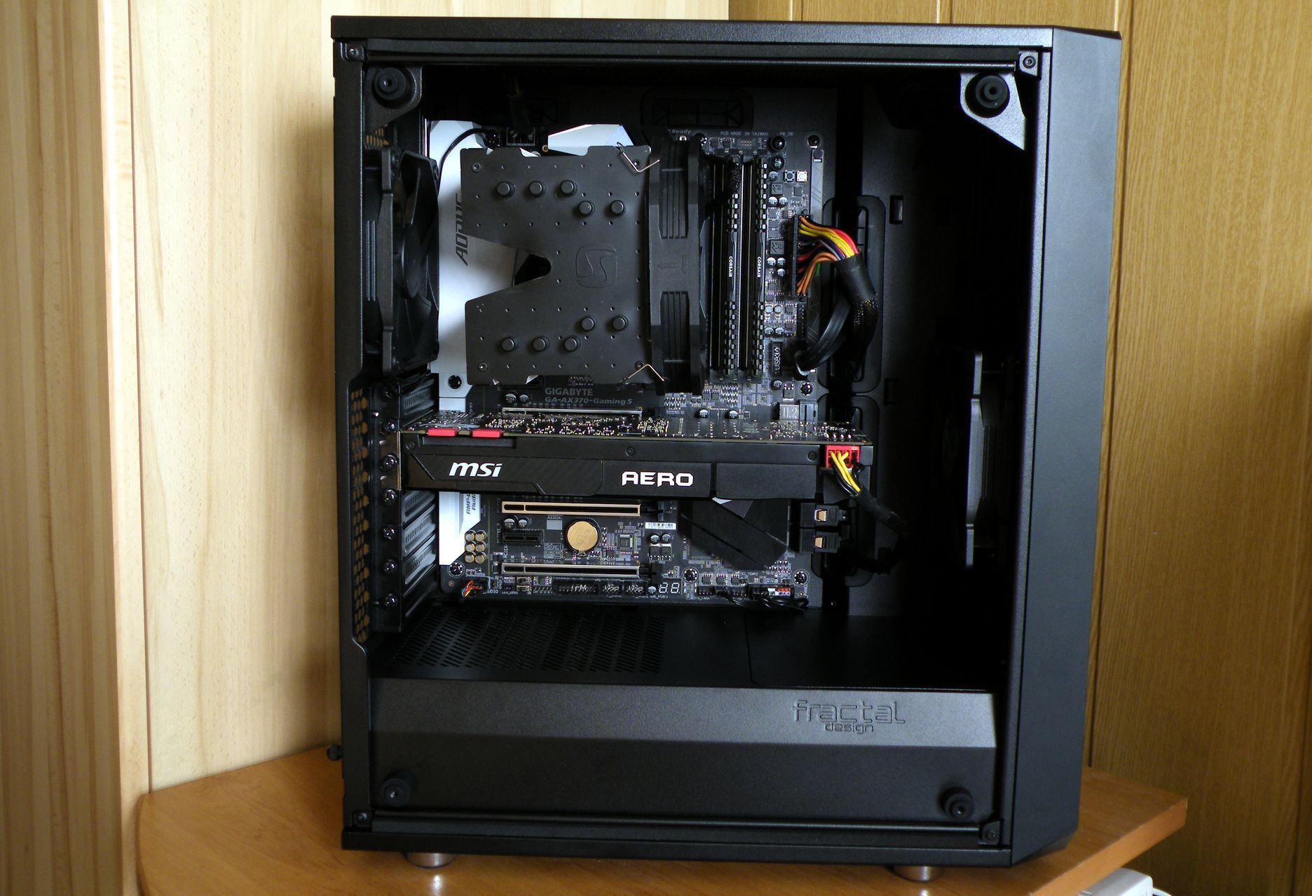 Fractal Design Meshify C - montaż podzespołów
