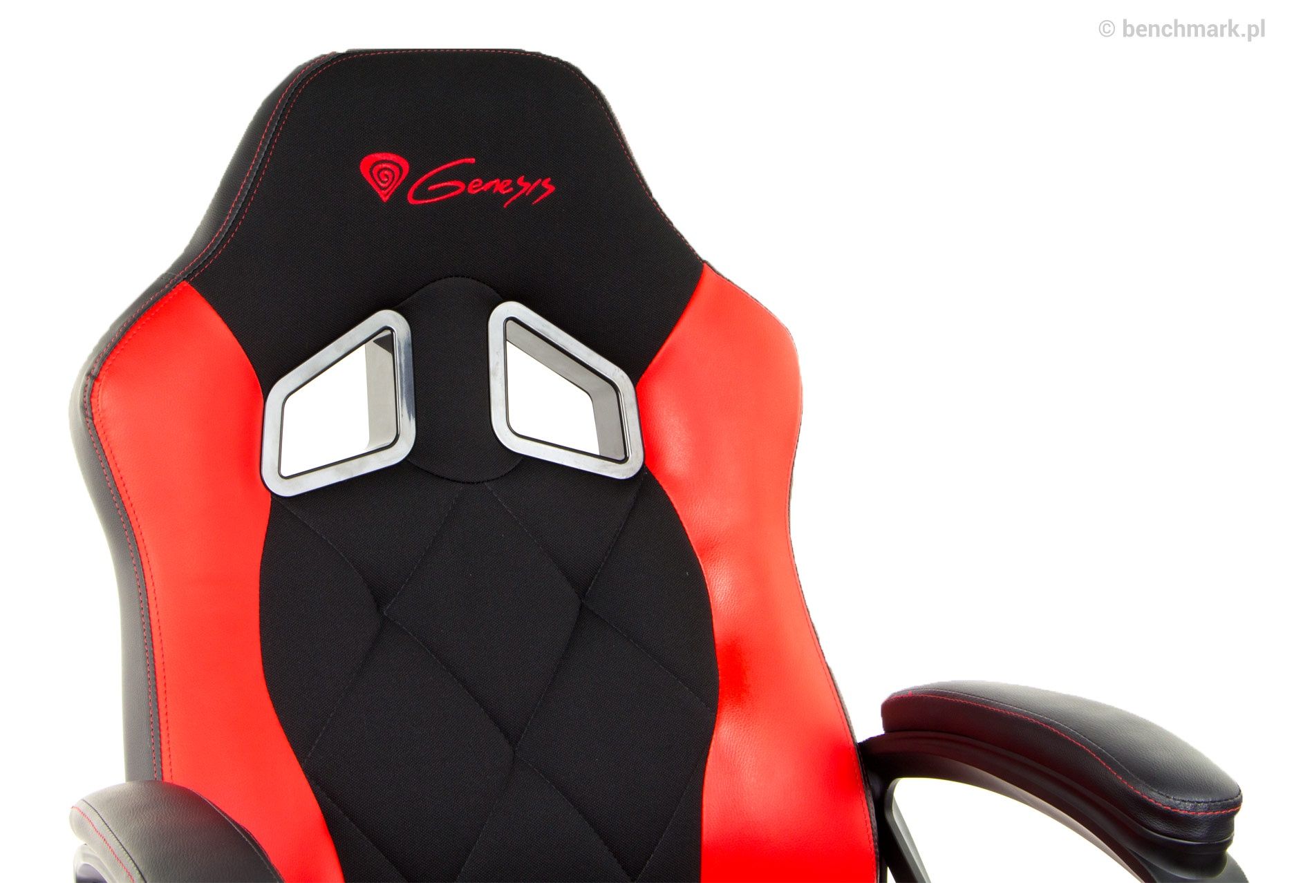 Genesis SX33 otwory w oparciu