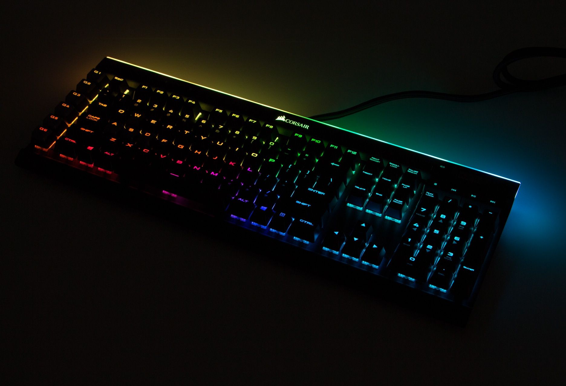 Corsair K95 RGB Platinum - jeden z rodzajów podświetlenia