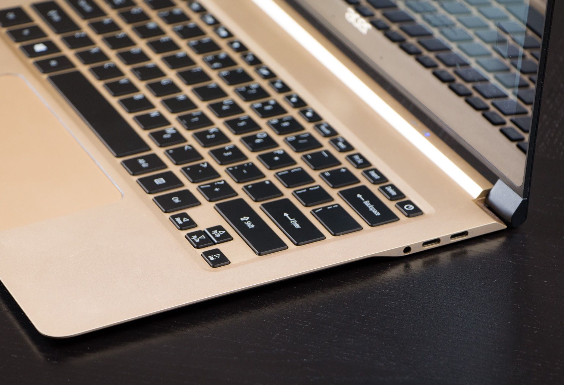 Acer Swift 7 prawy bok