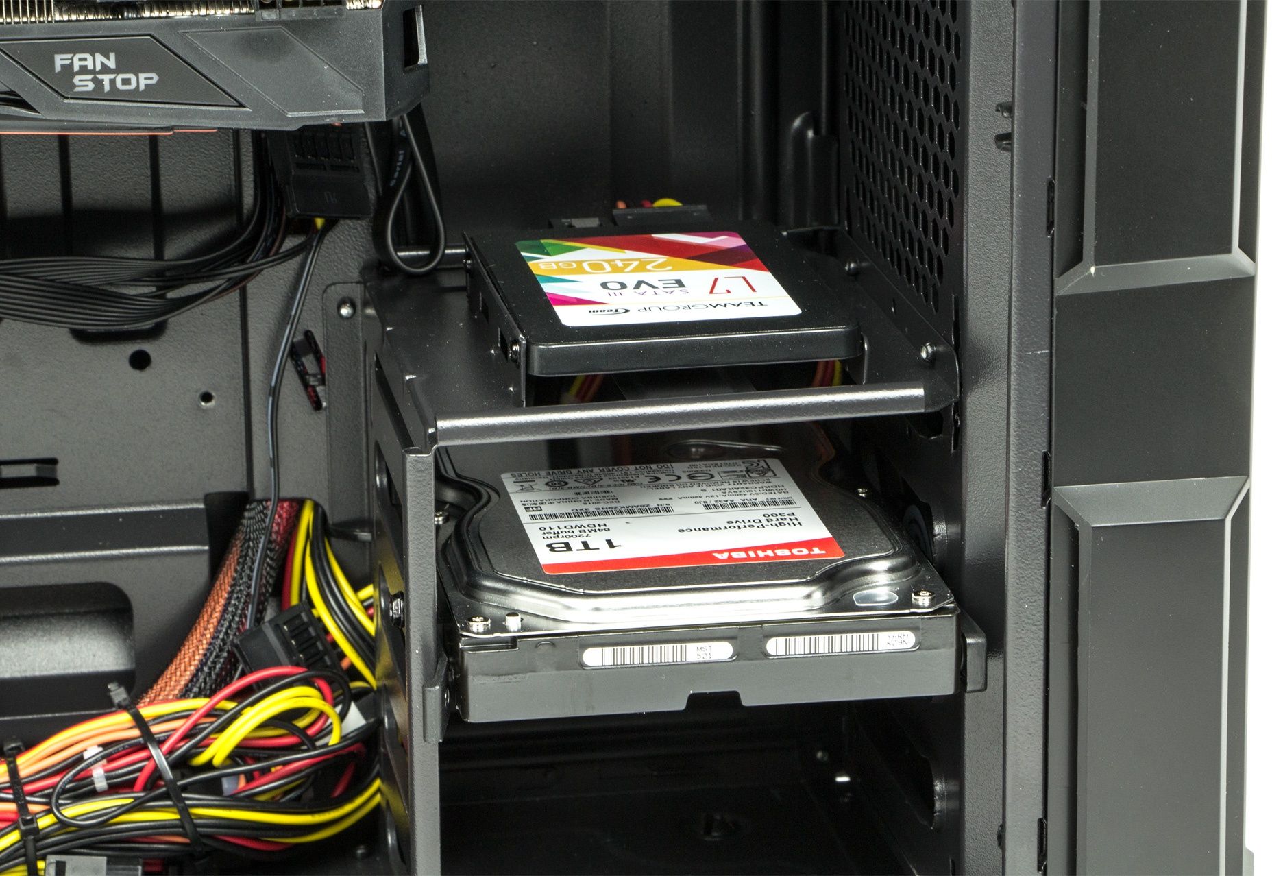 NTT Game W900G - miejsce na nośniki