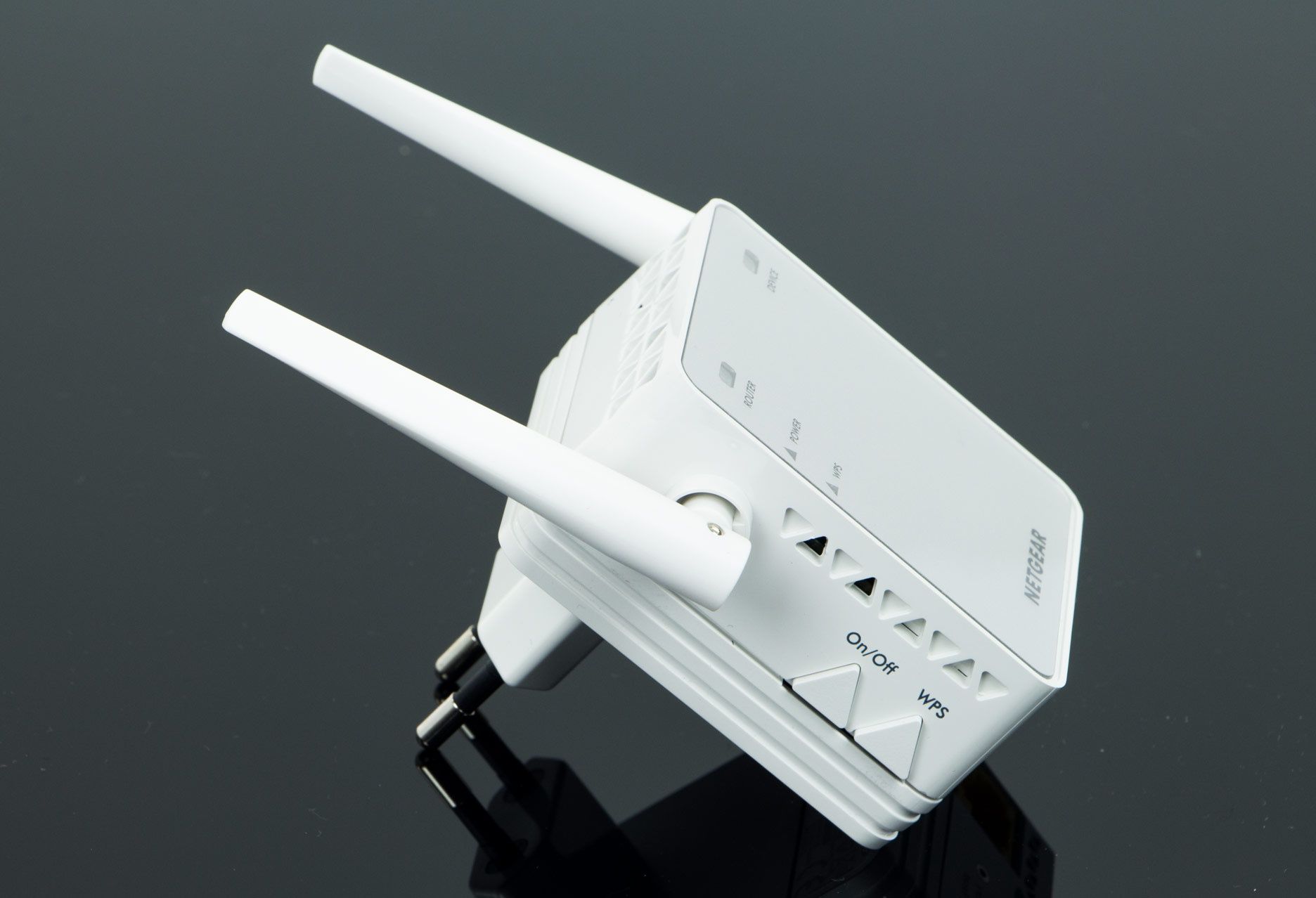 Netgear EX2700